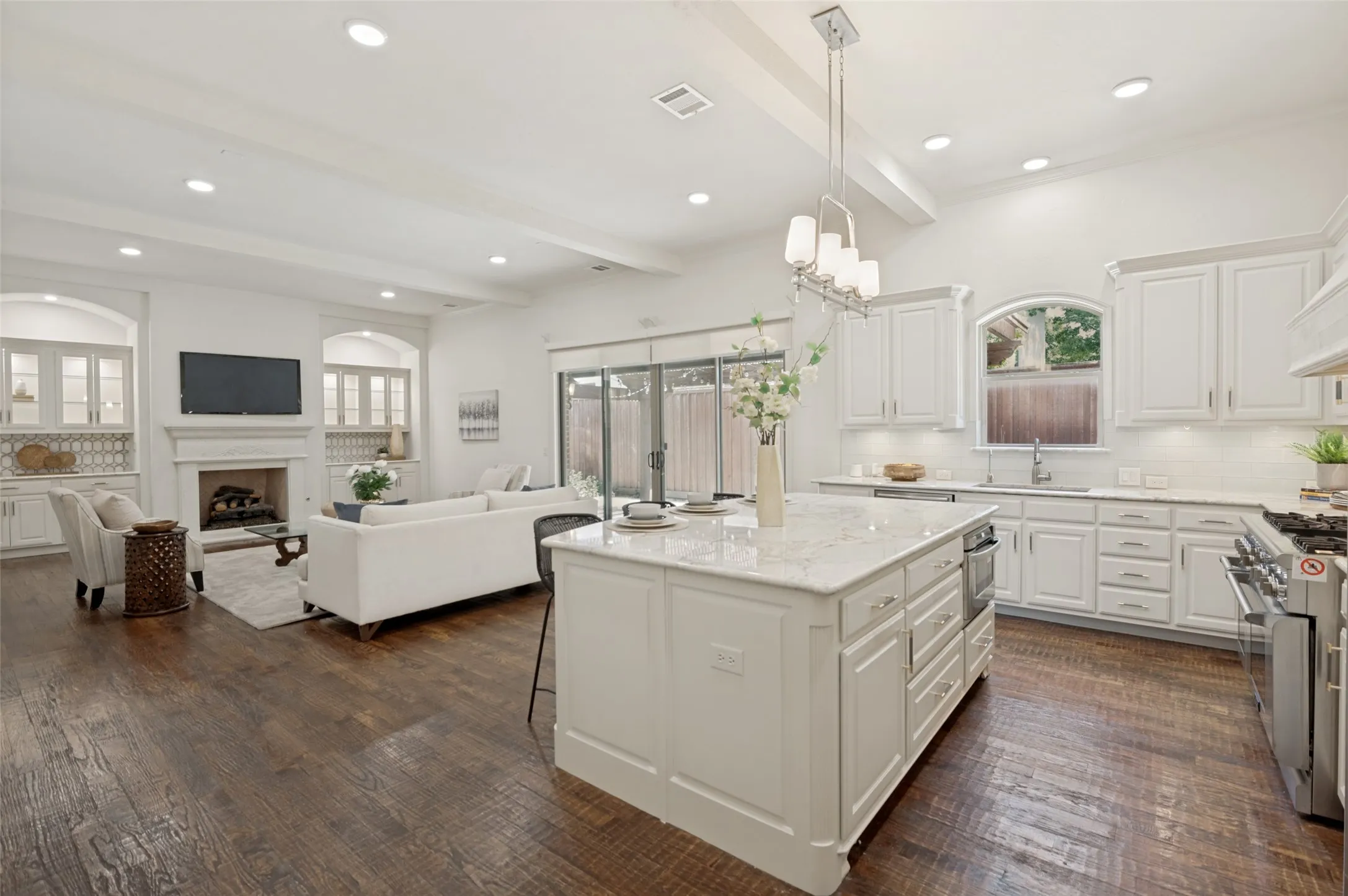 Single Family Residence For Sale in Collin County , 5764 Quebec Lane, Plano, Texas 75024, 4 Bedroom, 5 Bathroom, 3 Garage spaces, 4,243 Sqft, built in 2007, mls#21328699, Real Estate Agent in Plano, Homes For Sale in Collin county, Homes For Sale in Plano, Realtor in Plano Texas, Real Estate Brokerage Independent Realty Texas, Luminita Cordes Realtor