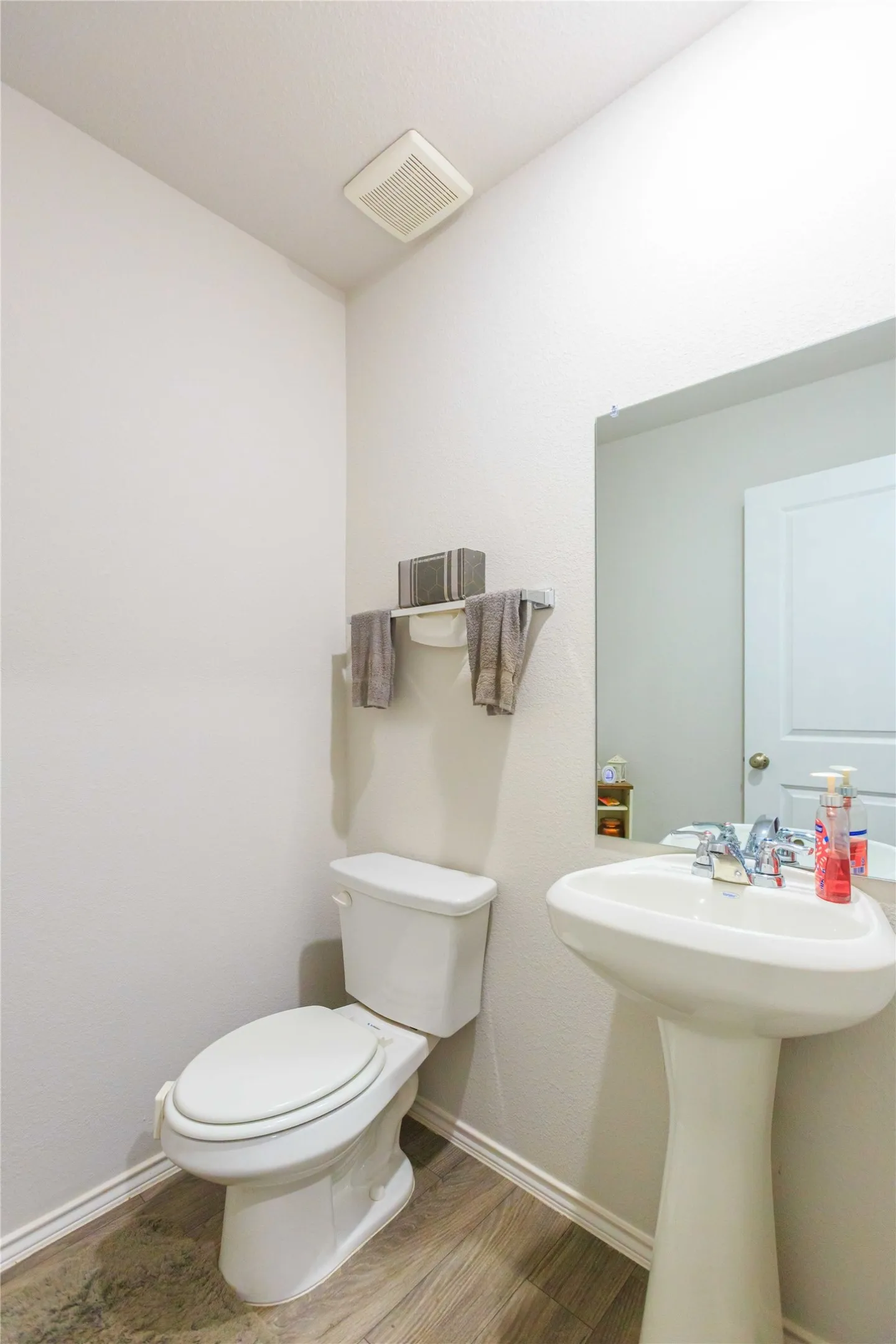 Single Family Residence For Sale in Callahan County , 607 Clear Creek Court, Clyde, Texas 79510, 4 Bedroom, 3 Bathroom, 2 Garage spaces, 2,203 Sqft, built in 2025, mls#21328683, Real Estate Agent in Clyde, Homes For Sale in Callahan county, Homes For Sale in Clyde, Realtor in Clyde Texas, Real Estate Brokerage Independent Realty Texas, Luminita Cordes Realtor