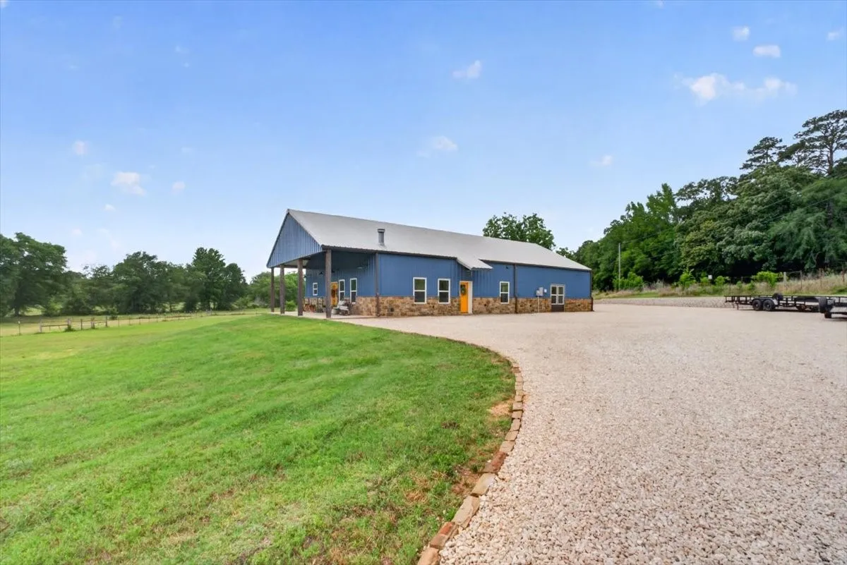 Farm For Sale in Smith County , 3443 CR 137, Flint, Texas 75762, 3 Bedrooms, 2 Bathrooms, 3 Garage spaces, 1,869 Sqft, built in 2022, Price $749,000, mls#21317438, Real Estate Agent in Flint, Homes For Sale in Smith county, Homes For Sale in Flint, Realtor in Flint Texas, Real Estate Brokerage Independent Realty Texas, Luminita Cordes Realtor