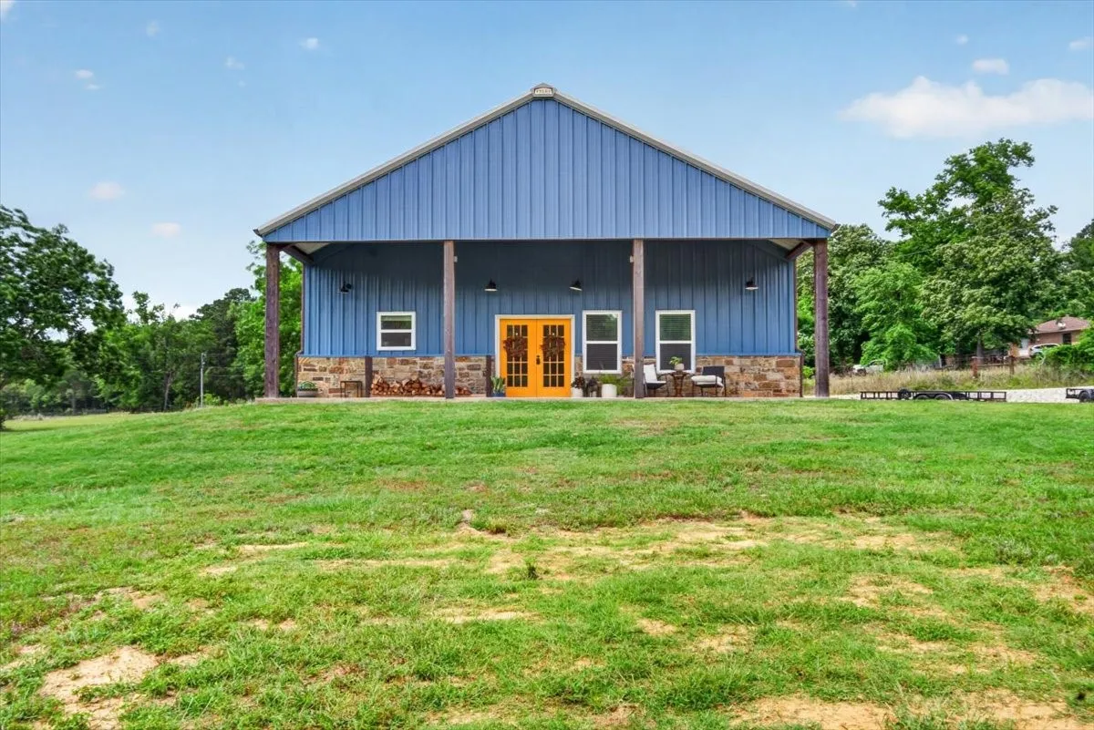 Farm For Sale in Smith County , 3443 CR 137, Flint, Texas 75762, 3 Bedrooms, 2 Bathrooms, 3 Garage spaces, 1,869 Sqft, built in 2022, Price $749,000, mls#21317438, Real Estate Agent in Flint, Homes For Sale in Smith county, Homes For Sale in Flint, Realtor in Flint Texas, Real Estate Brokerage Independent Realty Texas, Luminita Cordes Realtor