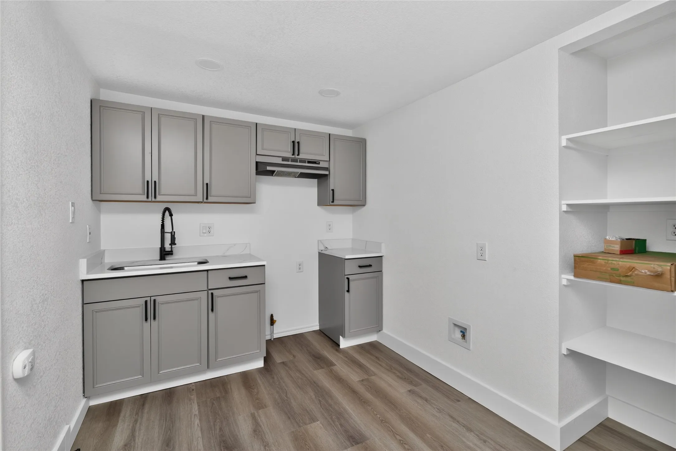 Single Family Residence For Sale in Tarrant County , 3410 Meadowbrook Drive, Fort Worth, Texas 76103, 3 Bedroom, 3 Bathroom, Garage spaces, 1,738 Sqft, built in 1926, mls#21328563, Real Estate Agent in Fort Worth, Homes For Sale in Tarrant county, Homes For Sale in Fort Worth, Realtor in Fort Worth Texas, Real Estate Brokerage Independent Realty Texas, Luminita Cordes Realtor
