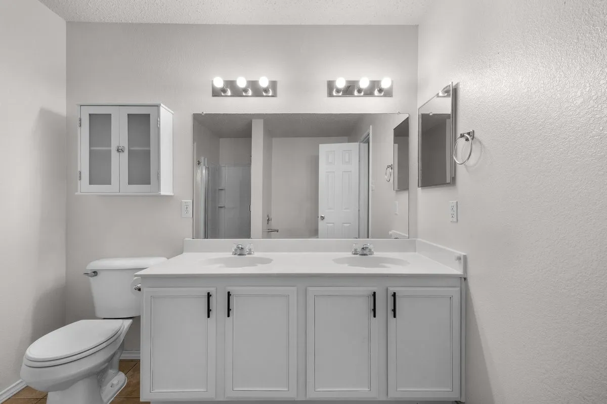 Single Family Residence For Sale in Denton County , 1741 Baxter Springs Drive, Fort Worth, Texas 76247, 3 Bedroom, 3 Bathroom, 2 Garage spaces, 2,318 Sqft, built in 2004, mls#21328717, Real Estate Agent in Fort Worth, Homes For Sale in Denton county, Homes For Sale in Fort Worth, Realtor in Fort Worth Texas, Real Estate Brokerage Independent Realty Texas, Luminita Cordes Realtor