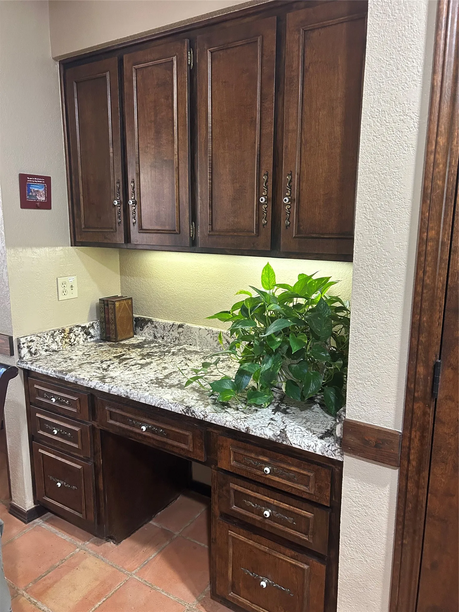 Single Family Residence For Sale in Tarrant County , 304 Paloverde Lane, Fort Worth, Texas 76112, 4 Bedroom, 3 Bathroom, 2 Garage spaces, 3,015 Sqft, built in 1976, mls#21328724, Real Estate Agent in Fort Worth, Homes For Sale in Tarrant county, Homes For Sale in Fort Worth, Realtor in Fort Worth Texas, Real Estate Brokerage Independent Realty Texas, Luminita Cordes Realtor