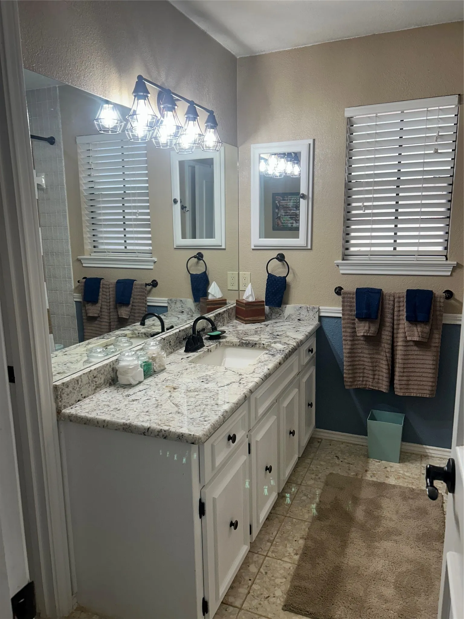 Single Family Residence For Sale in Tarrant County , 304 Paloverde Lane, Fort Worth, Texas 76112, 4 Bedroom, 3 Bathroom, 2 Garage spaces, 3,015 Sqft, built in 1976, mls#21328724, Real Estate Agent in Fort Worth, Homes For Sale in Tarrant county, Homes For Sale in Fort Worth, Realtor in Fort Worth Texas, Real Estate Brokerage Independent Realty Texas, Luminita Cordes Realtor
