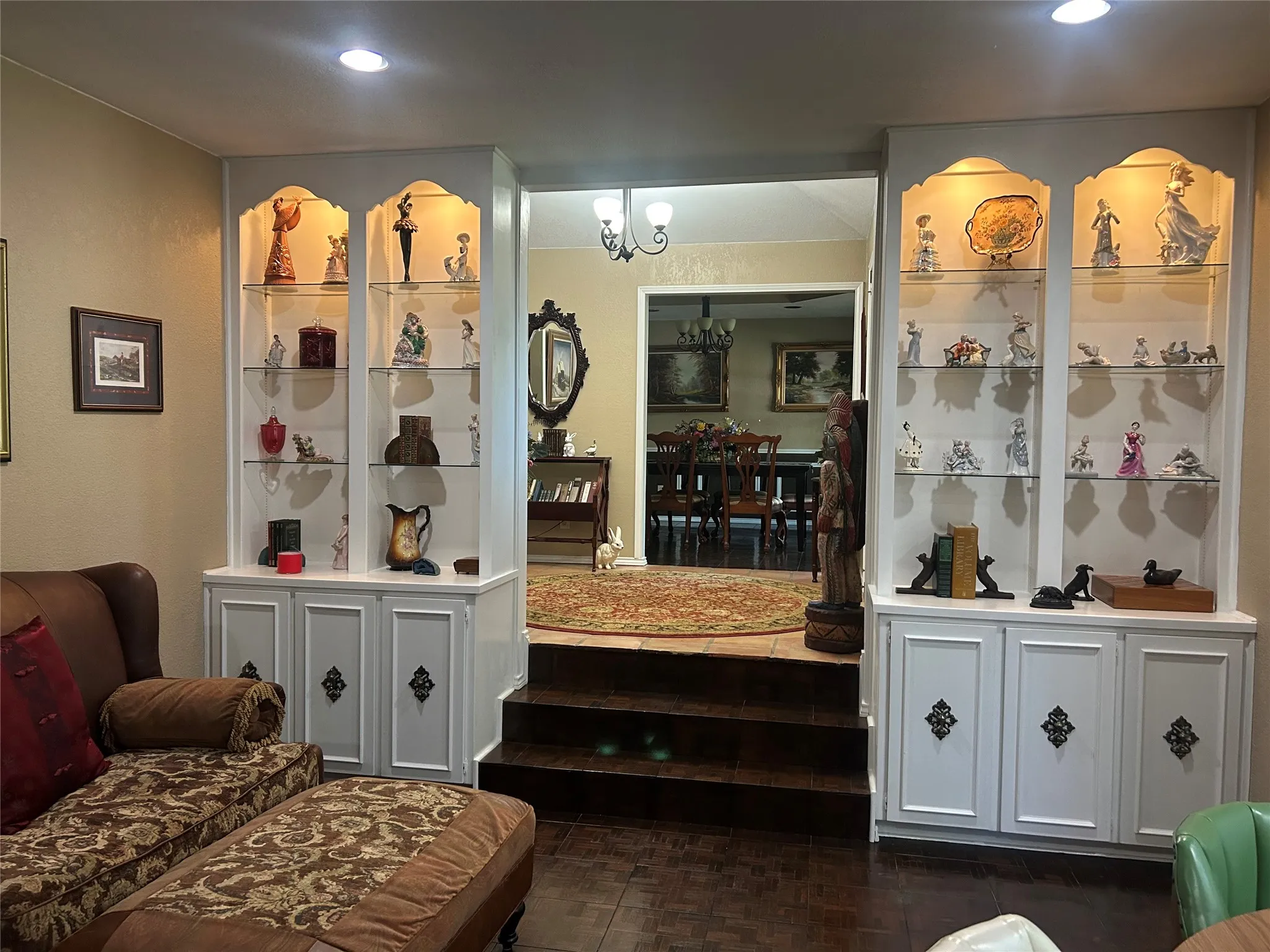 Single Family Residence For Sale in Tarrant County , 304 Paloverde Lane, Fort Worth, Texas 76112, 4 Bedroom, 3 Bathroom, 2 Garage spaces, 3,015 Sqft, built in 1976, mls#21328724, Real Estate Agent in Fort Worth, Homes For Sale in Tarrant county, Homes For Sale in Fort Worth, Realtor in Fort Worth Texas, Real Estate Brokerage Independent Realty Texas, Luminita Cordes Realtor