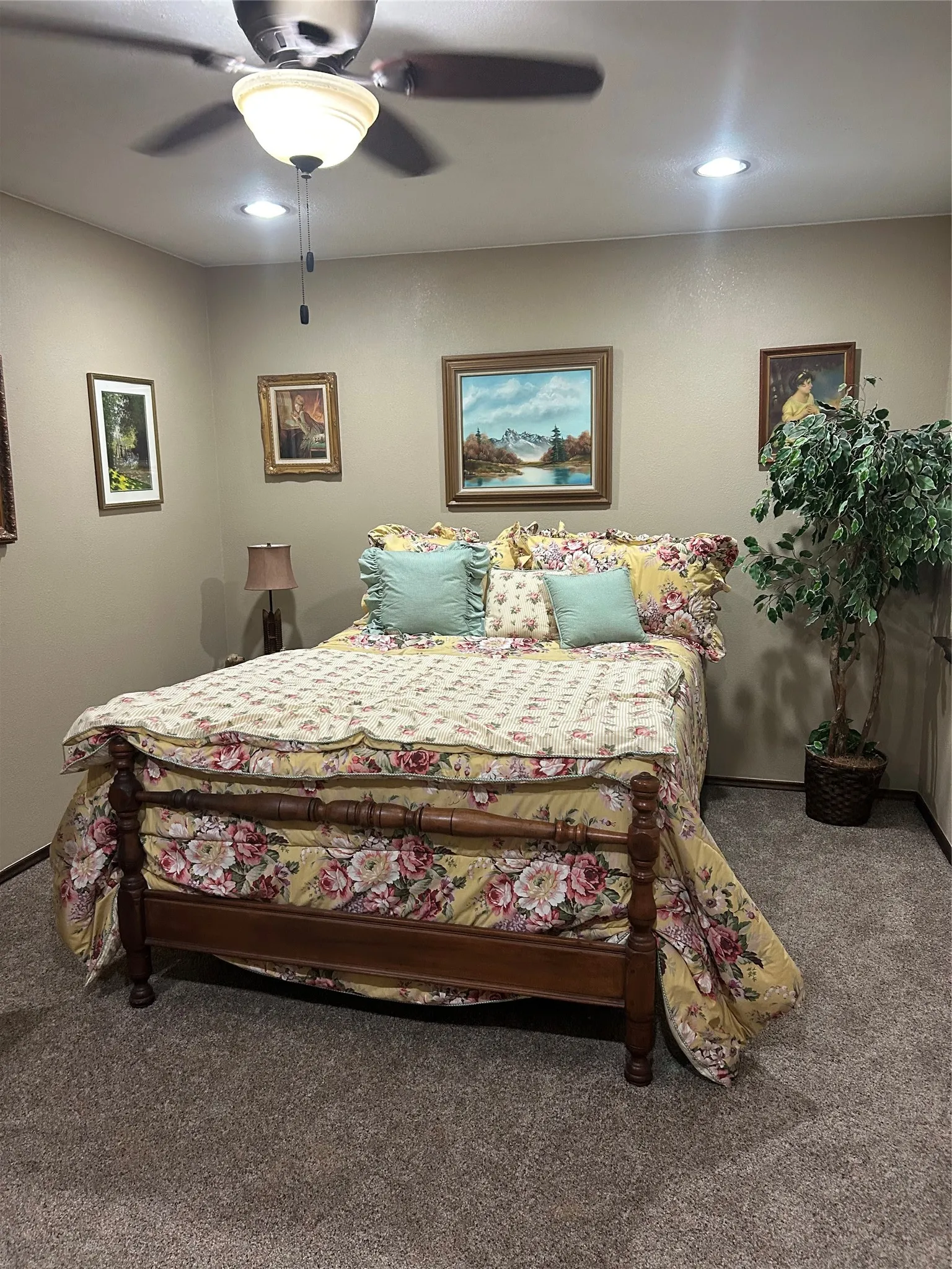 Single Family Residence For Sale in Tarrant County , 304 Paloverde Lane, Fort Worth, Texas 76112, 4 Bedroom, 3 Bathroom, 2 Garage spaces, 3,015 Sqft, built in 1976, mls#21328724, Real Estate Agent in Fort Worth, Homes For Sale in Tarrant county, Homes For Sale in Fort Worth, Realtor in Fort Worth Texas, Real Estate Brokerage Independent Realty Texas, Luminita Cordes Realtor