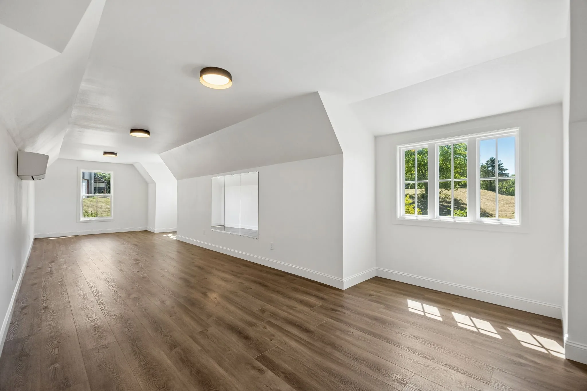 Single Family Residence For Sale in Ellis County , 468 Andrews Road, Ennis, Texas 75119, 5 Bedrooms, 5 Bathrooms, 2 Garage spaces, 4,350 Sqft, built in 2022, Price $2,199,990, mls#21328580, Real Estate Agent in Ennis, Homes For Sale in Ellis county, Homes For Sale in Ennis, Realtor in Ennis Texas, Real Estate Brokerage Independent Realty Texas, Luminita Cordes Realtor