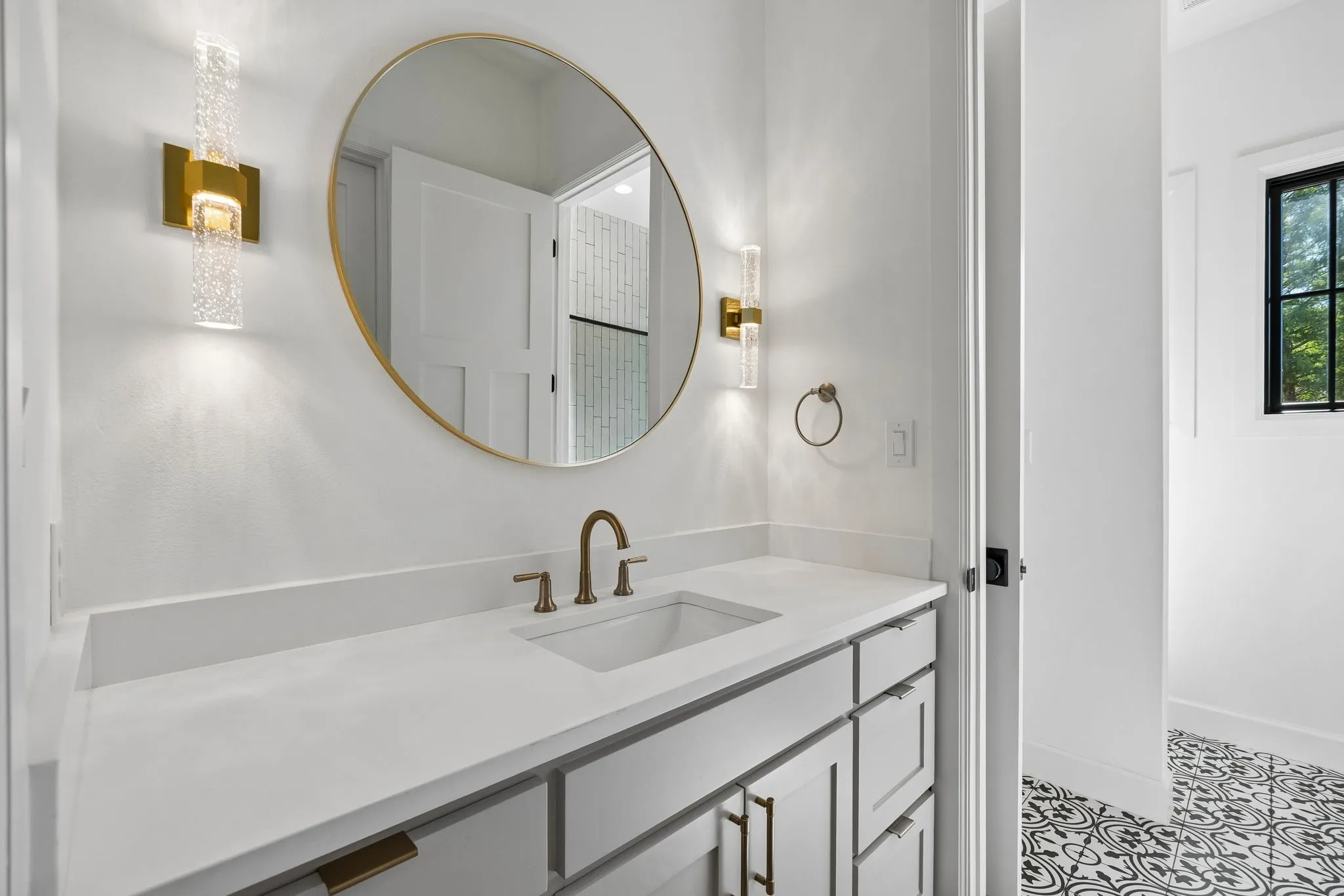 Single Family Residence For Sale in Ellis County , 468 Andrews Road, Ennis, Texas 75119, 5 Bedrooms, 5 Bathrooms, 2 Garage spaces, 4,350 Sqft, built in 2022, Price $2,199,990, mls#21328580, Real Estate Agent in Ennis, Homes For Sale in Ellis county, Homes For Sale in Ennis, Realtor in Ennis Texas, Real Estate Brokerage Independent Realty Texas, Luminita Cordes Realtor