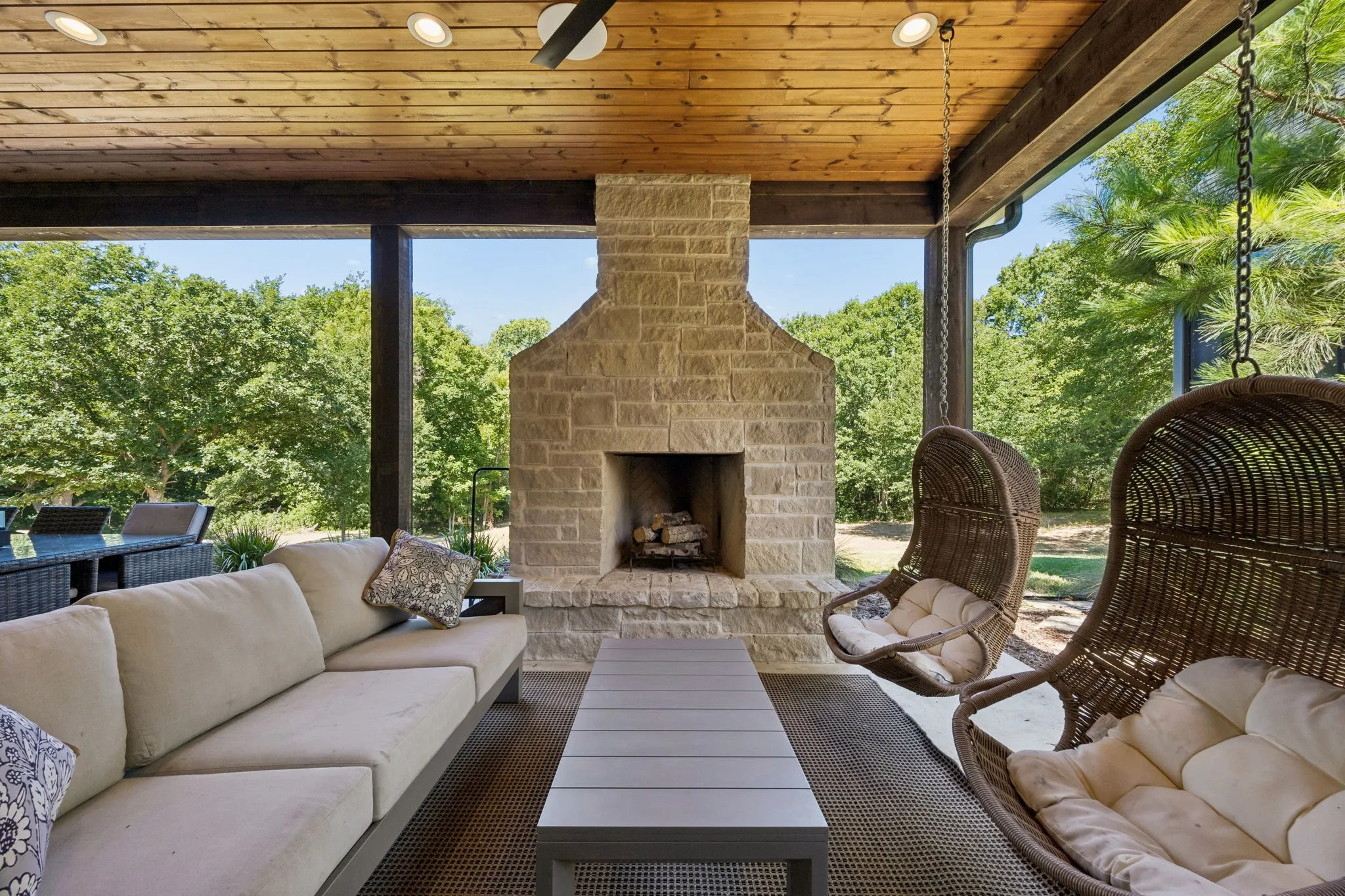 Single Family Residence For Sale in Ellis County , 468 Andrews Road, Ennis, Texas 75119, 5 Bedrooms, 5 Bathrooms, 2 Garage spaces, 4,350 Sqft, built in 2022, Price $2,199,990, mls#21328580, Real Estate Agent in Ennis, Homes For Sale in Ellis county, Homes For Sale in Ennis, Realtor in Ennis Texas, Real Estate Brokerage Independent Realty Texas, Luminita Cordes Realtor