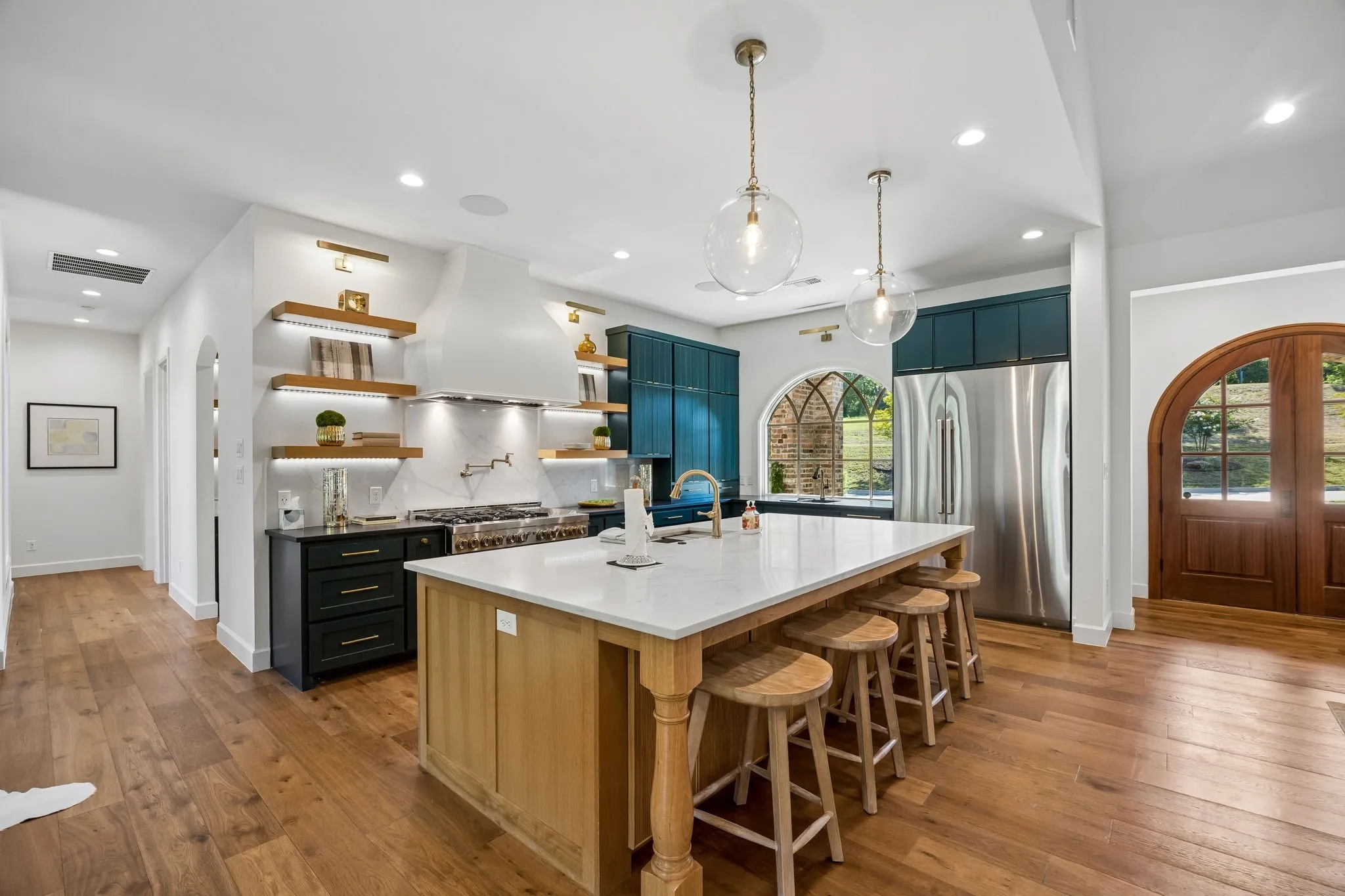 Single Family Residence For Sale in Ellis County , 468 Andrews Road, Ennis, Texas 75119, 5 Bedrooms, 5 Bathrooms, 2 Garage spaces, 4,350 Sqft, built in 2022, Price $2,199,990, mls#21328580, Real Estate Agent in Ennis, Homes For Sale in Ellis county, Homes For Sale in Ennis, Realtor in Ennis Texas, Real Estate Brokerage Independent Realty Texas, Luminita Cordes Realtor