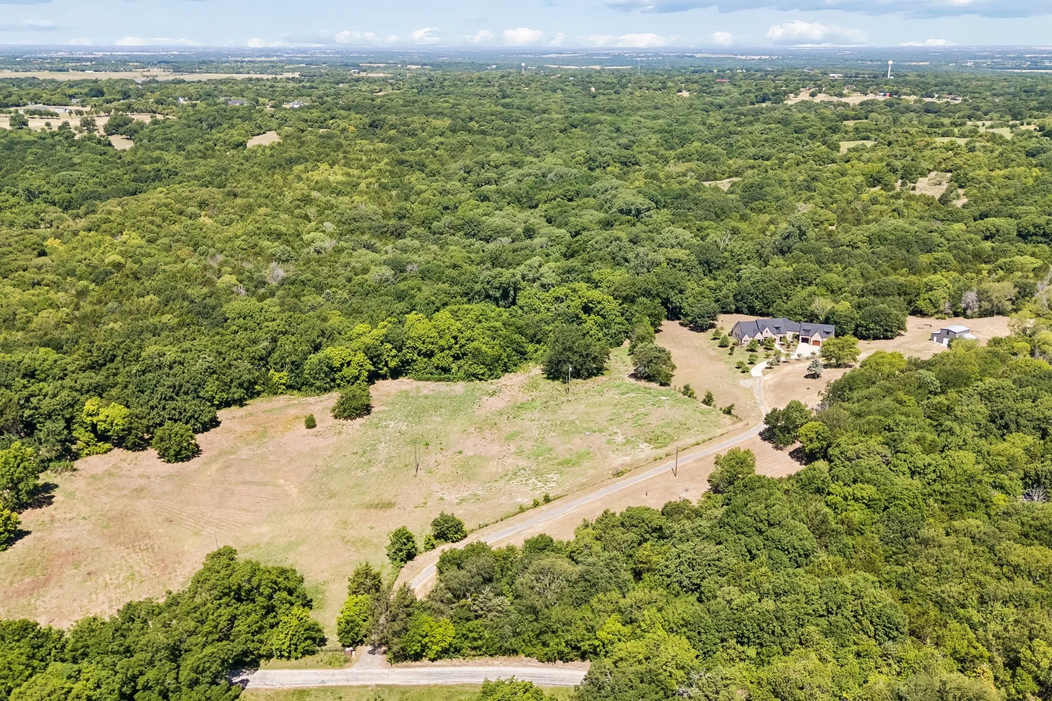 Single Family Residence For Sale in Ellis County , 468 Andrews Road, Ennis, Texas 75119, 5 Bedrooms, 5 Bathrooms, 2 Garage spaces, 4,350 Sqft, built in 2022, Price $2,199,990, mls#21328580, Real Estate Agent in Ennis, Homes For Sale in Ellis county, Homes For Sale in Ennis, Realtor in Ennis Texas, Real Estate Brokerage Independent Realty Texas, Luminita Cordes Realtor