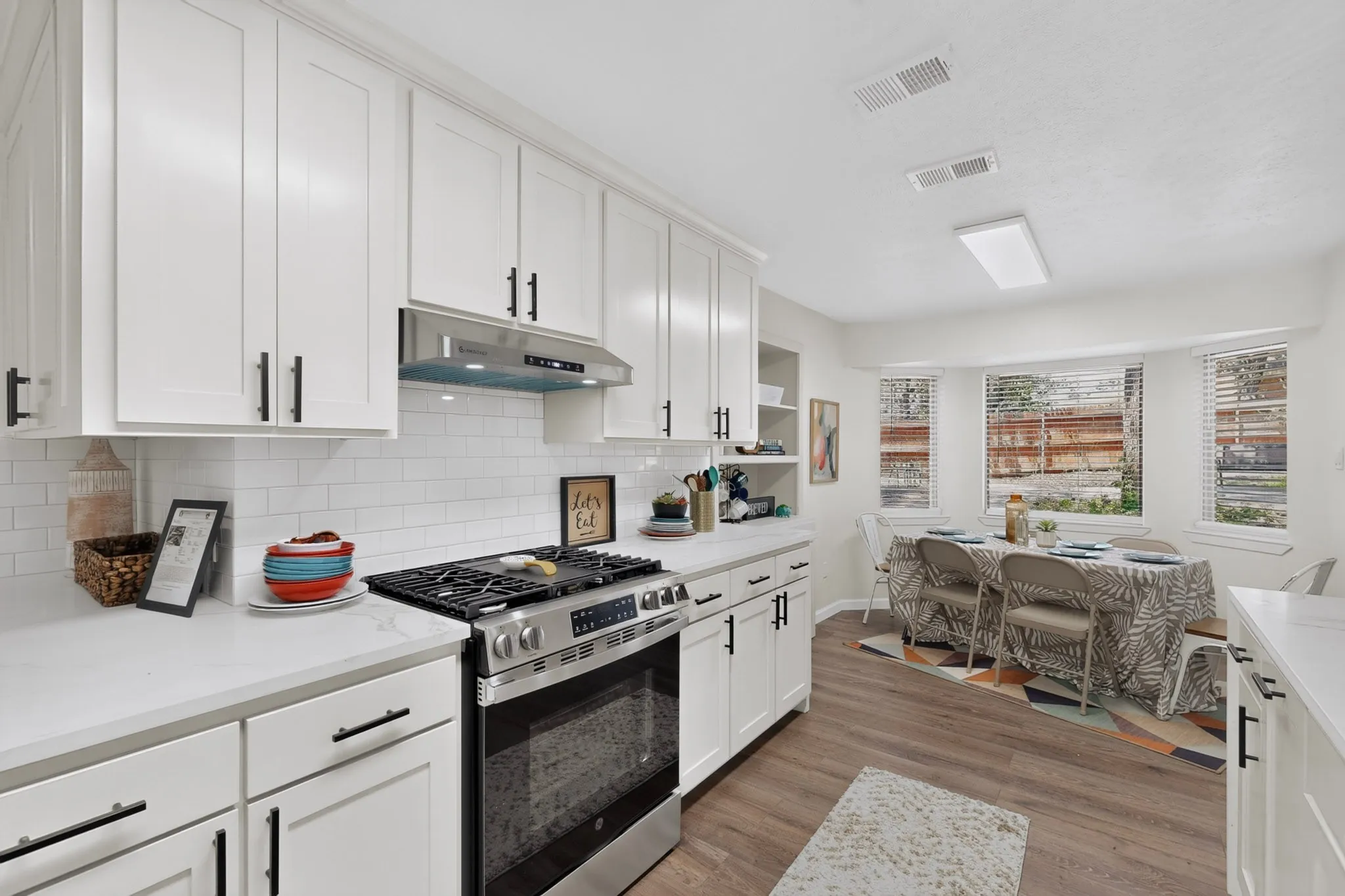 Single Family Residence For Sale in Tarrant County , 3609 Country Club Road, Arlington, Texas 76013, 3 Bedroom, 3 Bathroom, 2 Garage spaces, 2,485 Sqft, built in 1969, mls#21328127, Real Estate Agent in Arlington, Homes For Sale in Tarrant county, Homes For Sale in Arlington, Realtor in Arlington Texas, Real Estate Brokerage Independent Realty Texas, Luminita Cordes Realtor