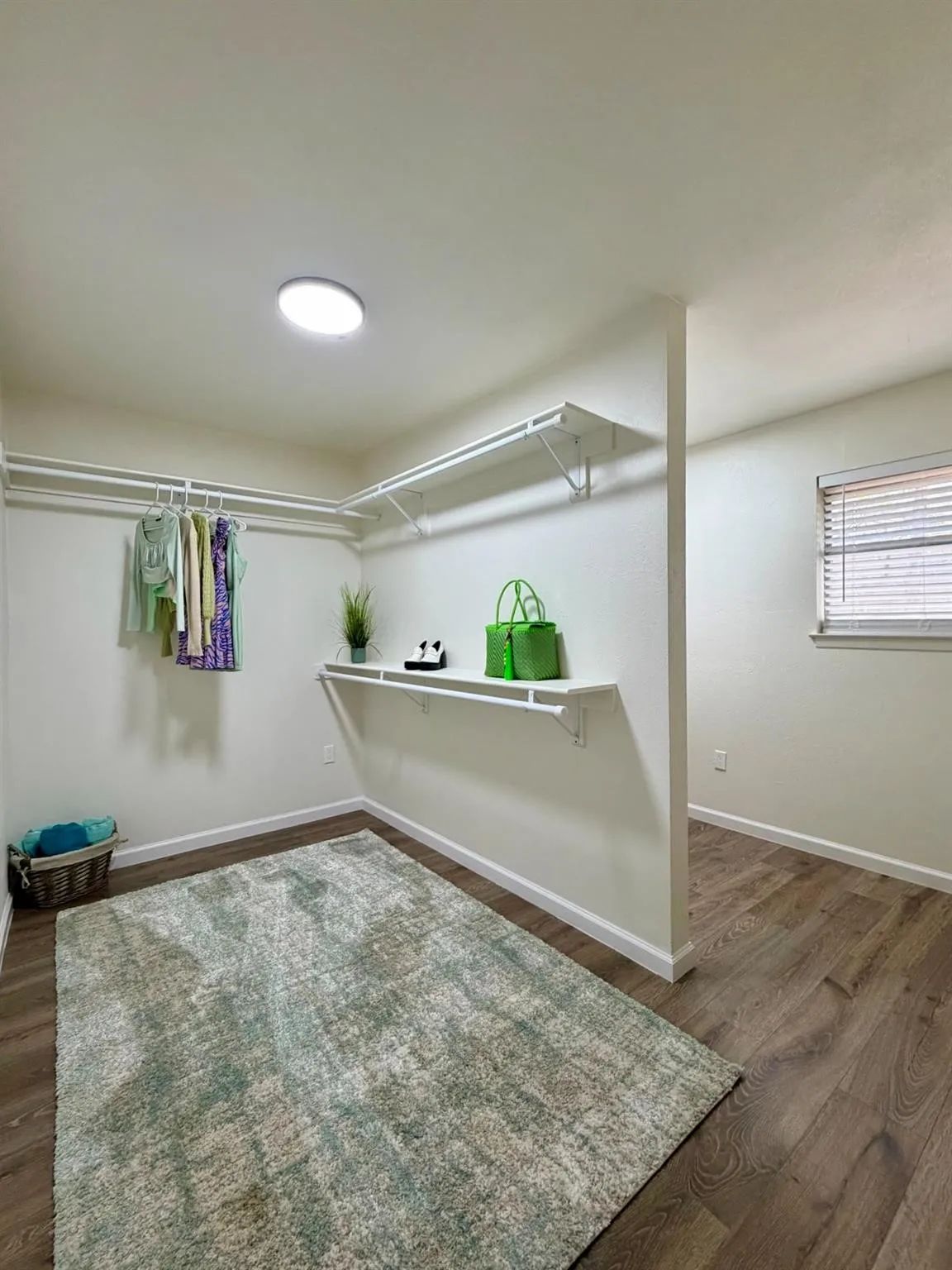 Single Family Residence For Sale in Tarrant County , 3609 Country Club Road, Arlington, Texas 76013, 3 Bedroom, 3 Bathroom, 2 Garage spaces, 2,485 Sqft, built in 1969, mls#21328127, Real Estate Agent in Arlington, Homes For Sale in Tarrant county, Homes For Sale in Arlington, Realtor in Arlington Texas, Real Estate Brokerage Independent Realty Texas, Luminita Cordes Realtor