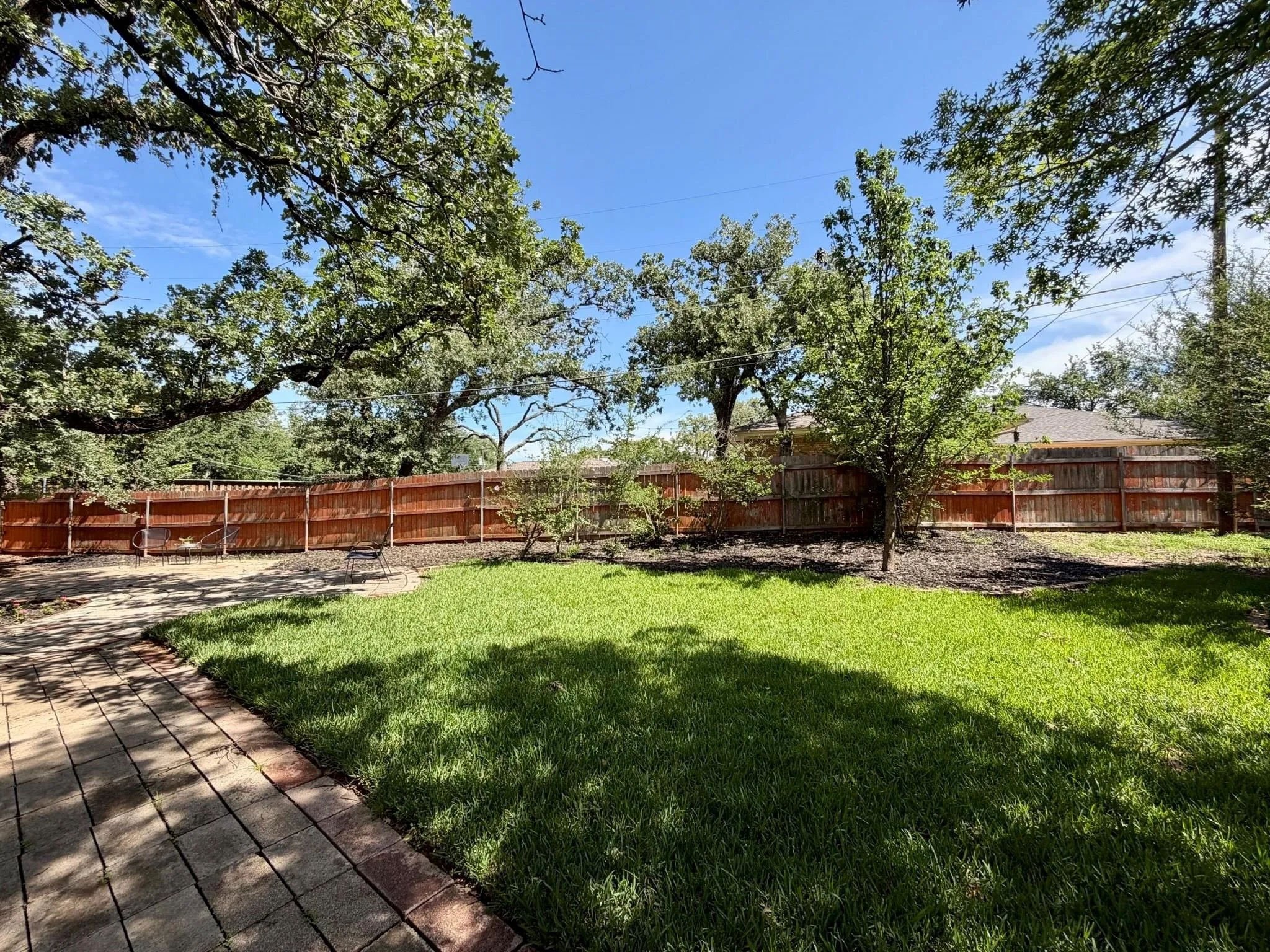 Single Family Residence For Sale in Tarrant County , 3609 Country Club Road, Arlington, Texas 76013, 3 Bedroom, 3 Bathroom, 2 Garage spaces, 2,485 Sqft, built in 1969, mls#21328127, Real Estate Agent in Arlington, Homes For Sale in Tarrant county, Homes For Sale in Arlington, Realtor in Arlington Texas, Real Estate Brokerage Independent Realty Texas, Luminita Cordes Realtor