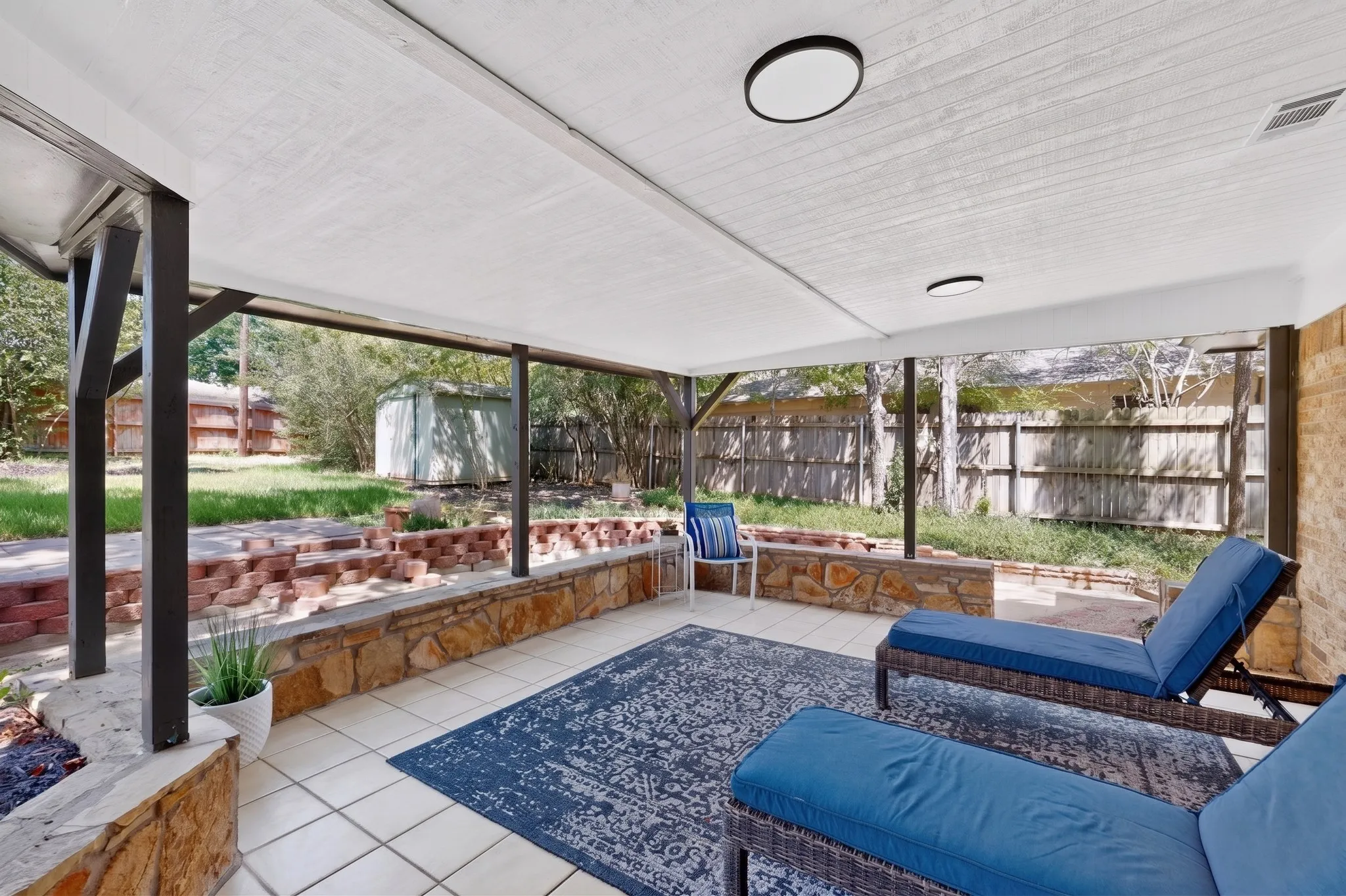 Single Family Residence For Sale in Tarrant County , 3609 Country Club Road, Arlington, Texas 76013, 3 Bedroom, 3 Bathroom, 2 Garage spaces, 2,485 Sqft, built in 1969, mls#21328127, Real Estate Agent in Arlington, Homes For Sale in Tarrant county, Homes For Sale in Arlington, Realtor in Arlington Texas, Real Estate Brokerage Independent Realty Texas, Luminita Cordes Realtor