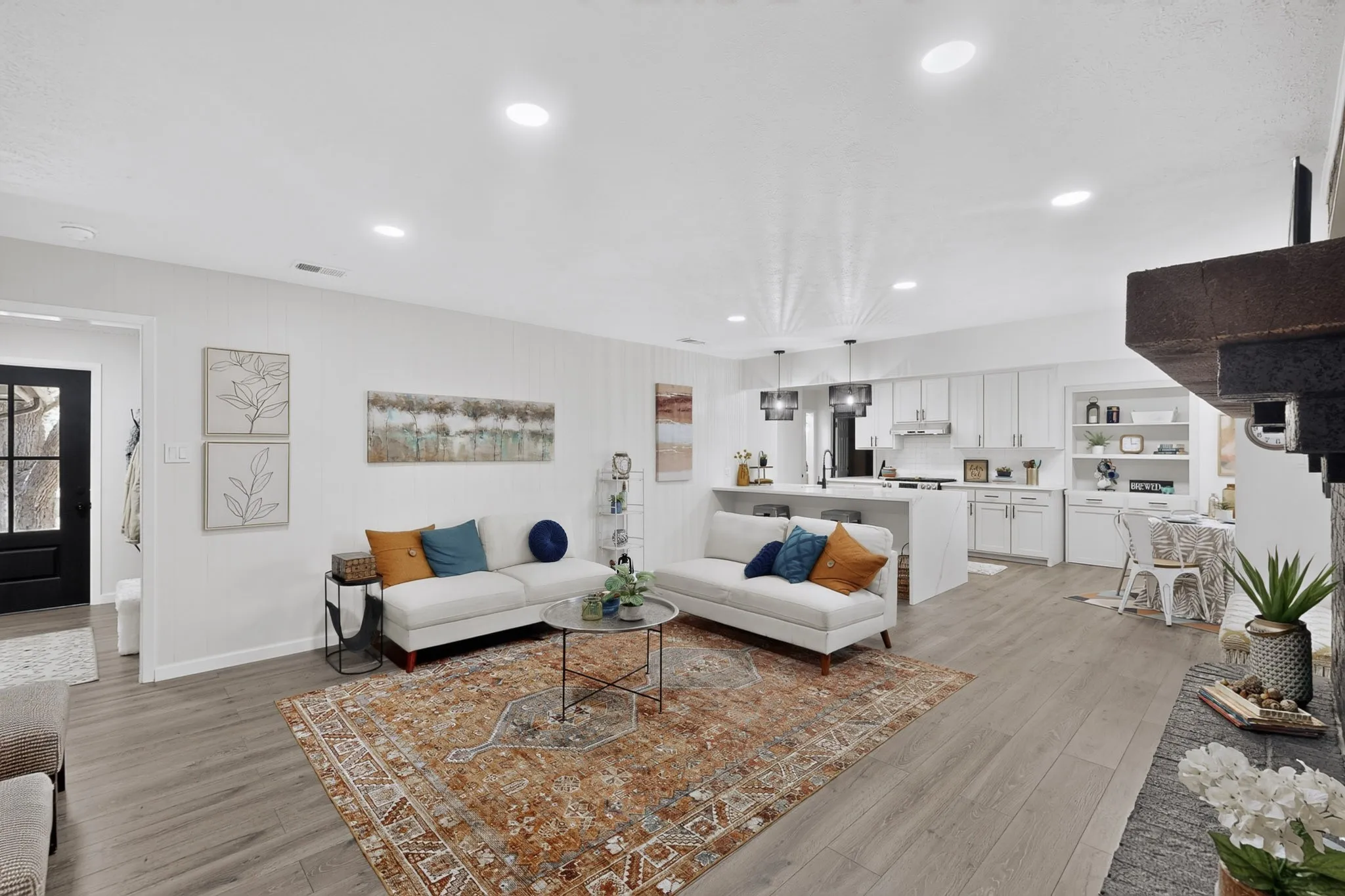 Single Family Residence For Sale in Tarrant County , 3609 Country Club Road, Arlington, Texas 76013, 3 Bedroom, 3 Bathroom, 2 Garage spaces, 2,485 Sqft, built in 1969, mls#21328127, Real Estate Agent in Arlington, Homes For Sale in Tarrant county, Homes For Sale in Arlington, Realtor in Arlington Texas, Real Estate Brokerage Independent Realty Texas, Luminita Cordes Realtor