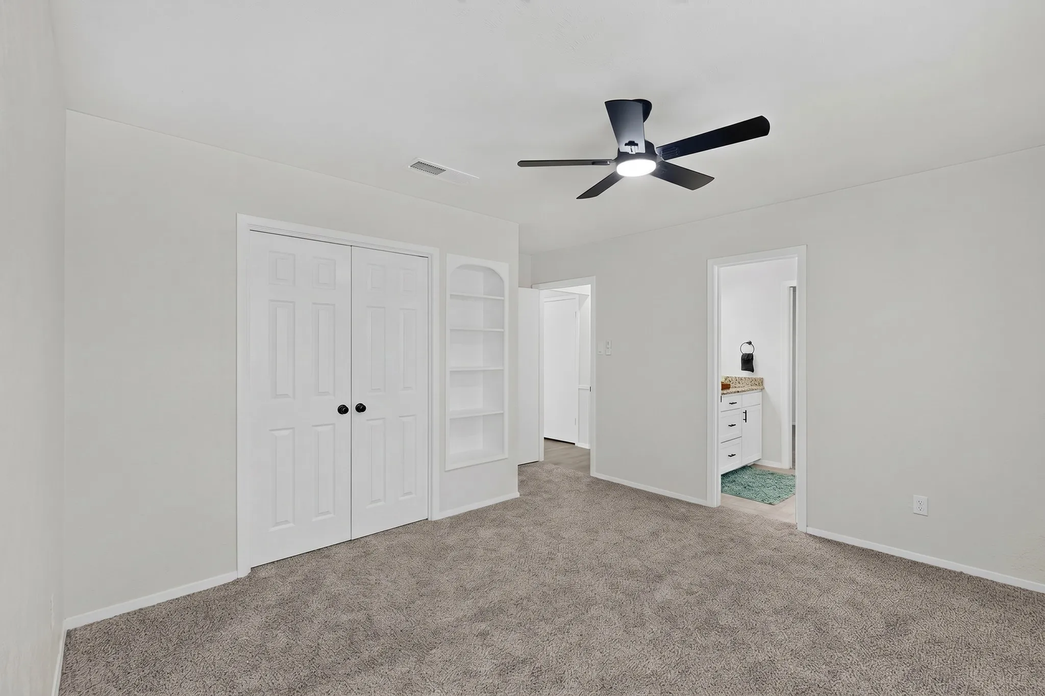 Single Family Residence For Sale in Tarrant County , 3609 Country Club Road, Arlington, Texas 76013, 3 Bedroom, 3 Bathroom, 2 Garage spaces, 2,485 Sqft, built in 1969, mls#21328127, Real Estate Agent in Arlington, Homes For Sale in Tarrant county, Homes For Sale in Arlington, Realtor in Arlington Texas, Real Estate Brokerage Independent Realty Texas, Luminita Cordes Realtor