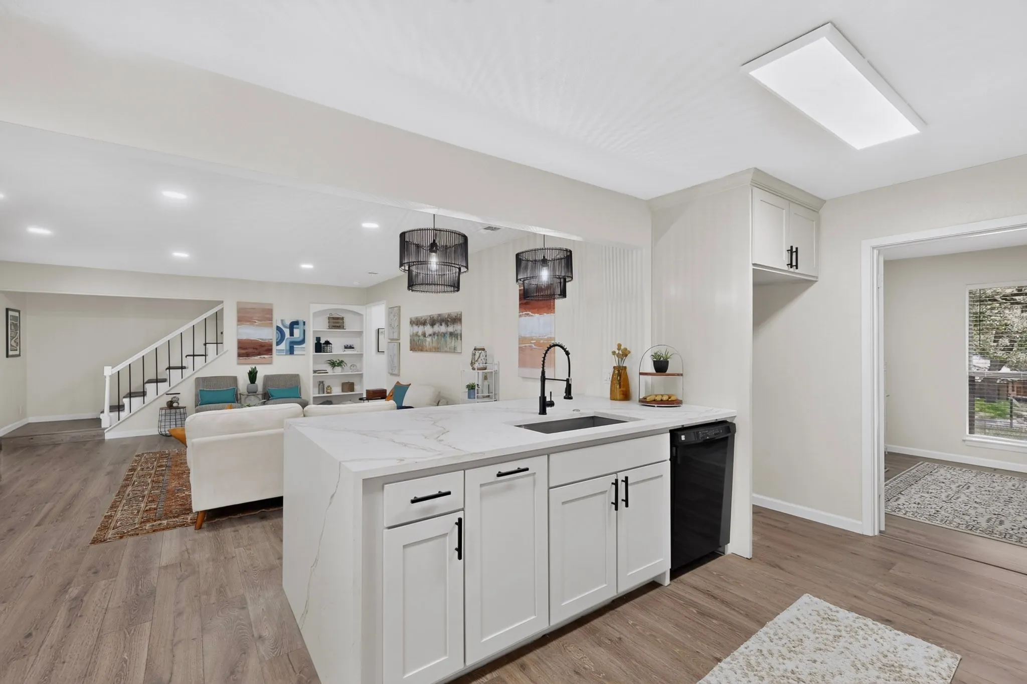 Single Family Residence For Sale in Tarrant County , 3609 Country Club Road, Arlington, Texas 76013, 3 Bedroom, 3 Bathroom, 2 Garage spaces, 2,485 Sqft, built in 1969, mls#21328127, Real Estate Agent in Arlington, Homes For Sale in Tarrant county, Homes For Sale in Arlington, Realtor in Arlington Texas, Real Estate Brokerage Independent Realty Texas, Luminita Cordes Realtor