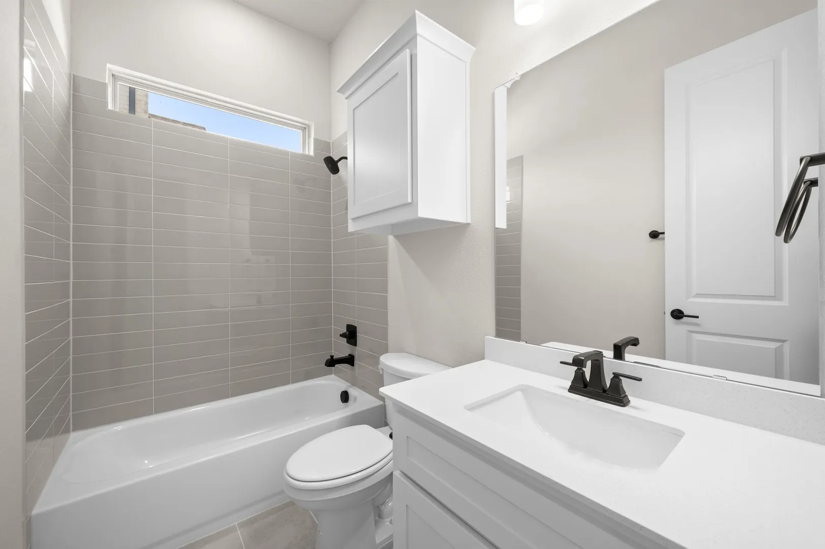 2116 Birdwatch- Bathroom