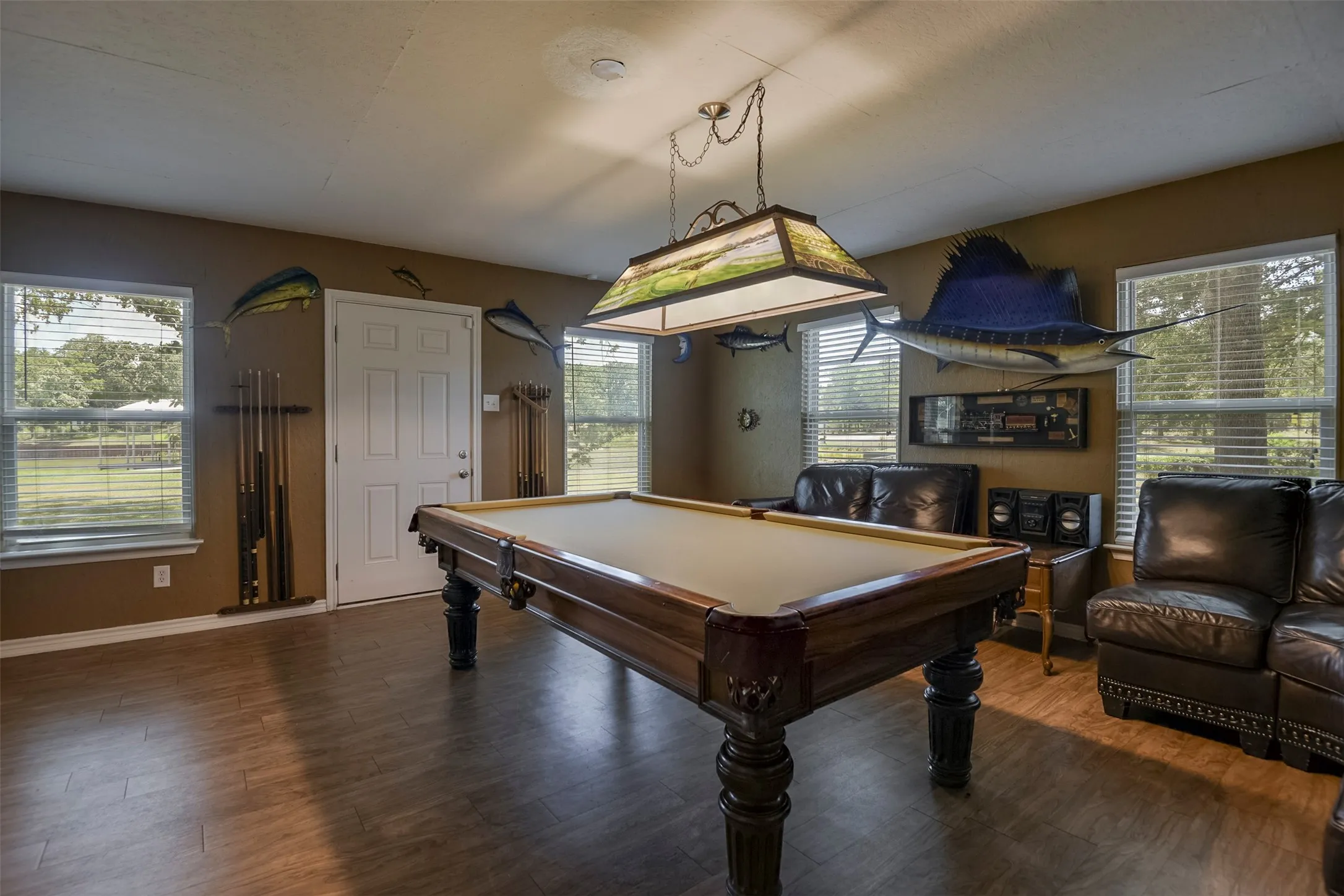 Mobile Home For Sale in Henderson County , 182 Indian Gap Road, Mabank, Texas 75156, 4 Bedroom, 2 Bathroom, 1 Garage spaces, 2,600 Sqft, built in 1987, mls#21328208, Real Estate Agent in Mabank, Homes For Sale in Henderson county, Homes For Sale in Mabank, Realtor in Mabank Texas, Real Estate Brokerage Independent Realty Texas, Luminita Cordes Realtor