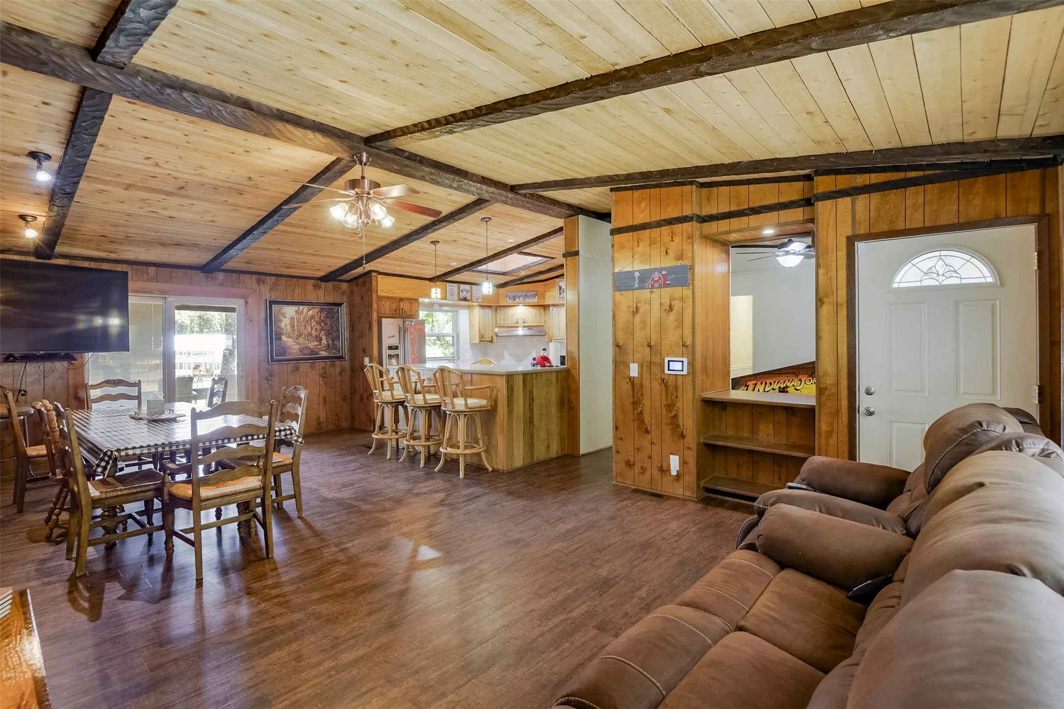 Mobile Home For Sale in Henderson County , 182 Indian Gap Road, Mabank, Texas 75156, 4 Bedroom, 2 Bathroom, 1 Garage spaces, 2,600 Sqft, built in 1987, mls#21328208, Real Estate Agent in Mabank, Homes For Sale in Henderson county, Homes For Sale in Mabank, Realtor in Mabank Texas, Real Estate Brokerage Independent Realty Texas, Luminita Cordes Realtor
