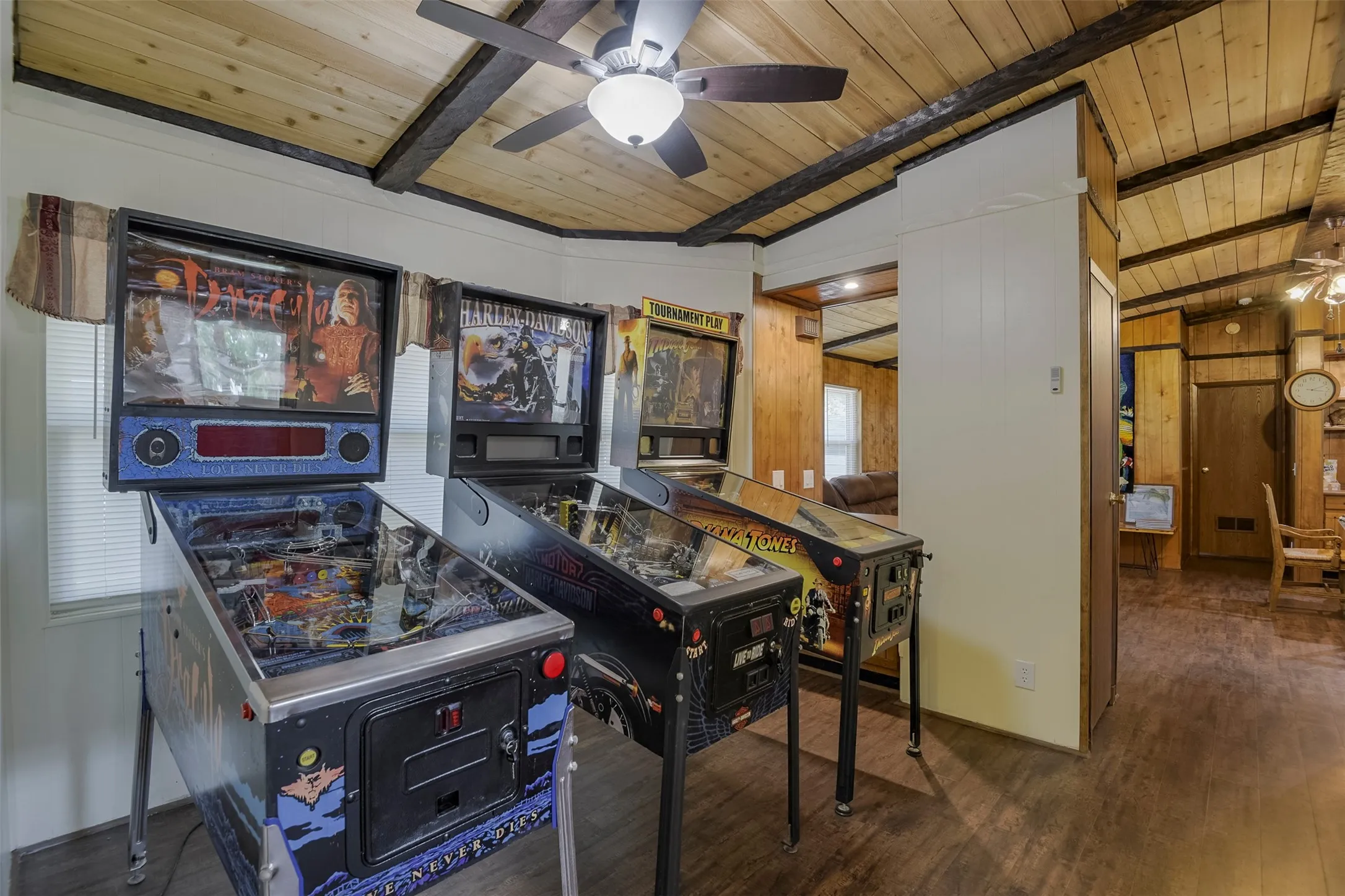 Mobile Home For Sale in Henderson County , 182 Indian Gap Road, Mabank, Texas 75156, 4 Bedroom, 2 Bathroom, 1 Garage spaces, 2,600 Sqft, built in 1987, mls#21328208, Real Estate Agent in Mabank, Homes For Sale in Henderson county, Homes For Sale in Mabank, Realtor in Mabank Texas, Real Estate Brokerage Independent Realty Texas, Luminita Cordes Realtor