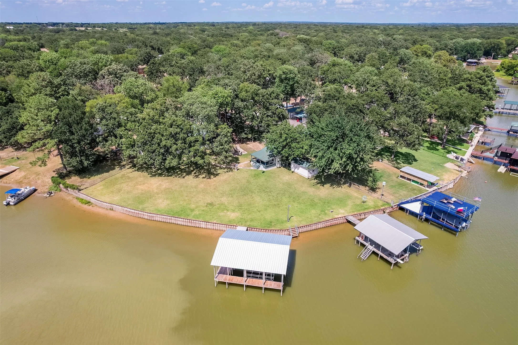 Mobile Home For Sale in Henderson County , 182 Indian Gap Road, Mabank, Texas 75156, 4 Bedroom, 2 Bathroom, 1 Garage spaces, 2,600 Sqft, built in 1987, mls#21328208, Real Estate Agent in Mabank, Homes For Sale in Henderson county, Homes For Sale in Mabank, Realtor in Mabank Texas, Real Estate Brokerage Independent Realty Texas, Luminita Cordes Realtor