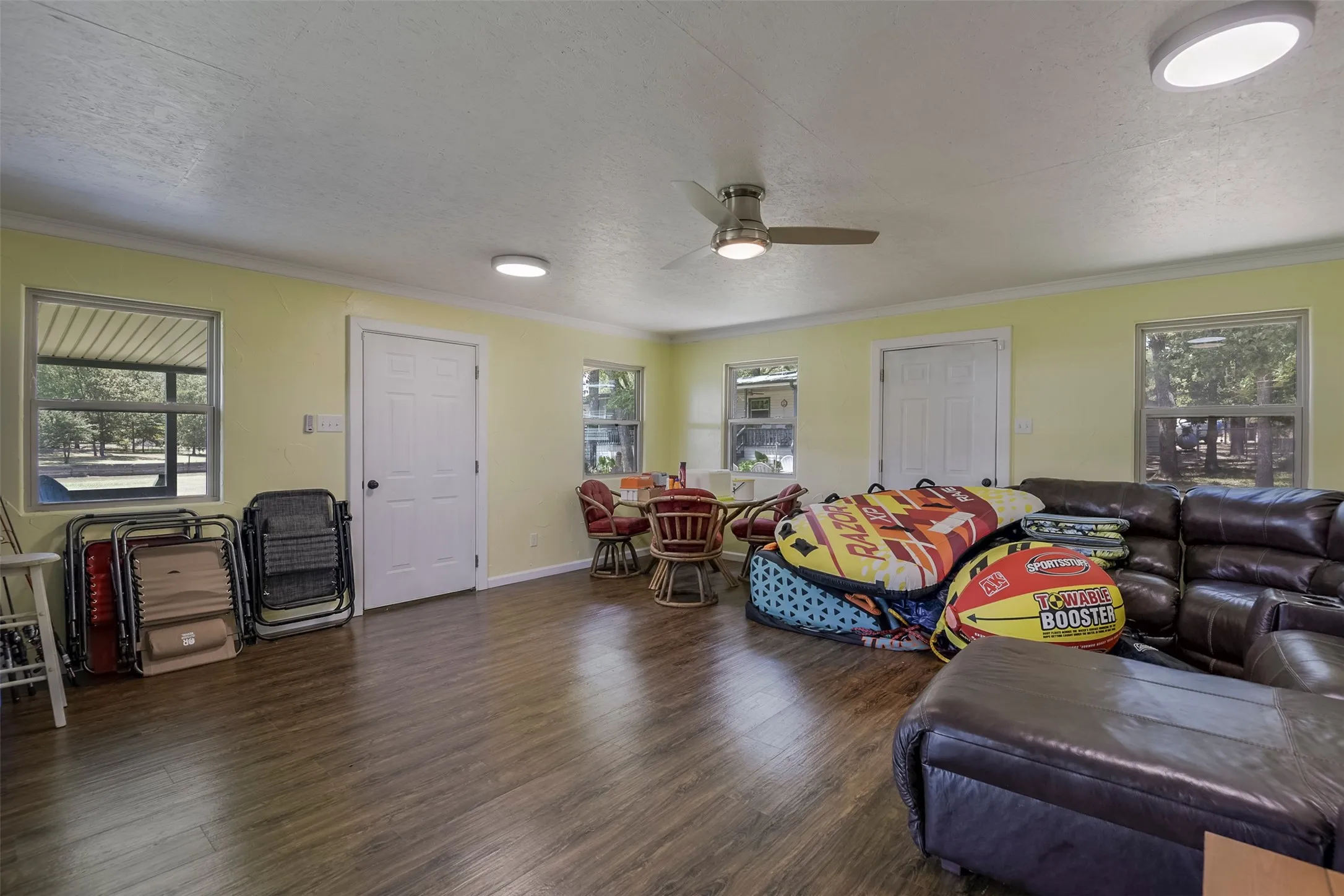 Mobile Home For Sale in Henderson County , 182 Indian Gap Road, Mabank, Texas 75156, 4 Bedroom, 2 Bathroom, 1 Garage spaces, 2,600 Sqft, built in 1987, mls#21328208, Real Estate Agent in Mabank, Homes For Sale in Henderson county, Homes For Sale in Mabank, Realtor in Mabank Texas, Real Estate Brokerage Independent Realty Texas, Luminita Cordes Realtor
