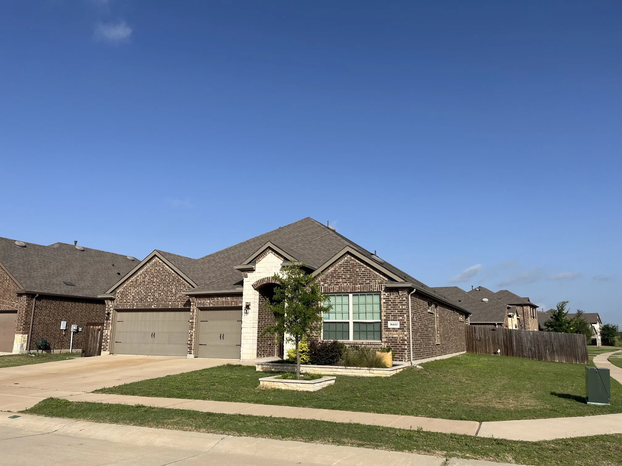 Single Family Residence For Sale in Denton County , 3217 Shady Brook Lane, Aubrey, Texas 76227, 4 Bedroom, 3 Bathroom, 3 Garage spaces, 2,712 Sqft, built in 2021, mls#21328727, Real Estate Agent in Aubrey, Homes For Sale in Denton county, Homes For Sale in Aubrey, Realtor in Aubrey Texas, Real Estate Brokerage Independent Realty Texas, Luminita Cordes Realtor