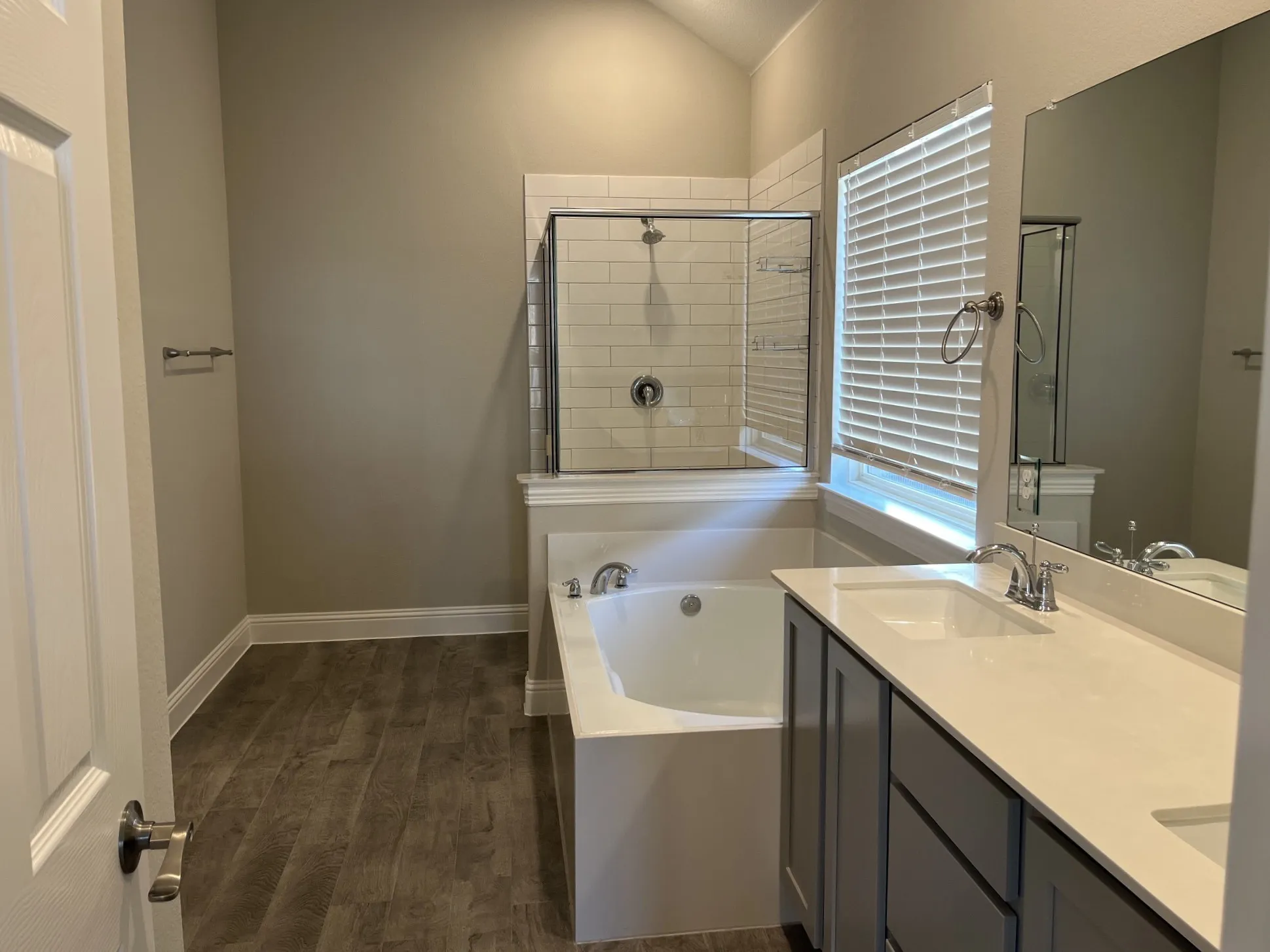 Single Family Residence For Sale in Denton County , 3217 Shady Brook Lane, Aubrey, Texas 76227, 4 Bedroom, 3 Bathroom, 3 Garage spaces, 2,712 Sqft, built in 2021, mls#21328727, Real Estate Agent in Aubrey, Homes For Sale in Denton county, Homes For Sale in Aubrey, Realtor in Aubrey Texas, Real Estate Brokerage Independent Realty Texas, Luminita Cordes Realtor
