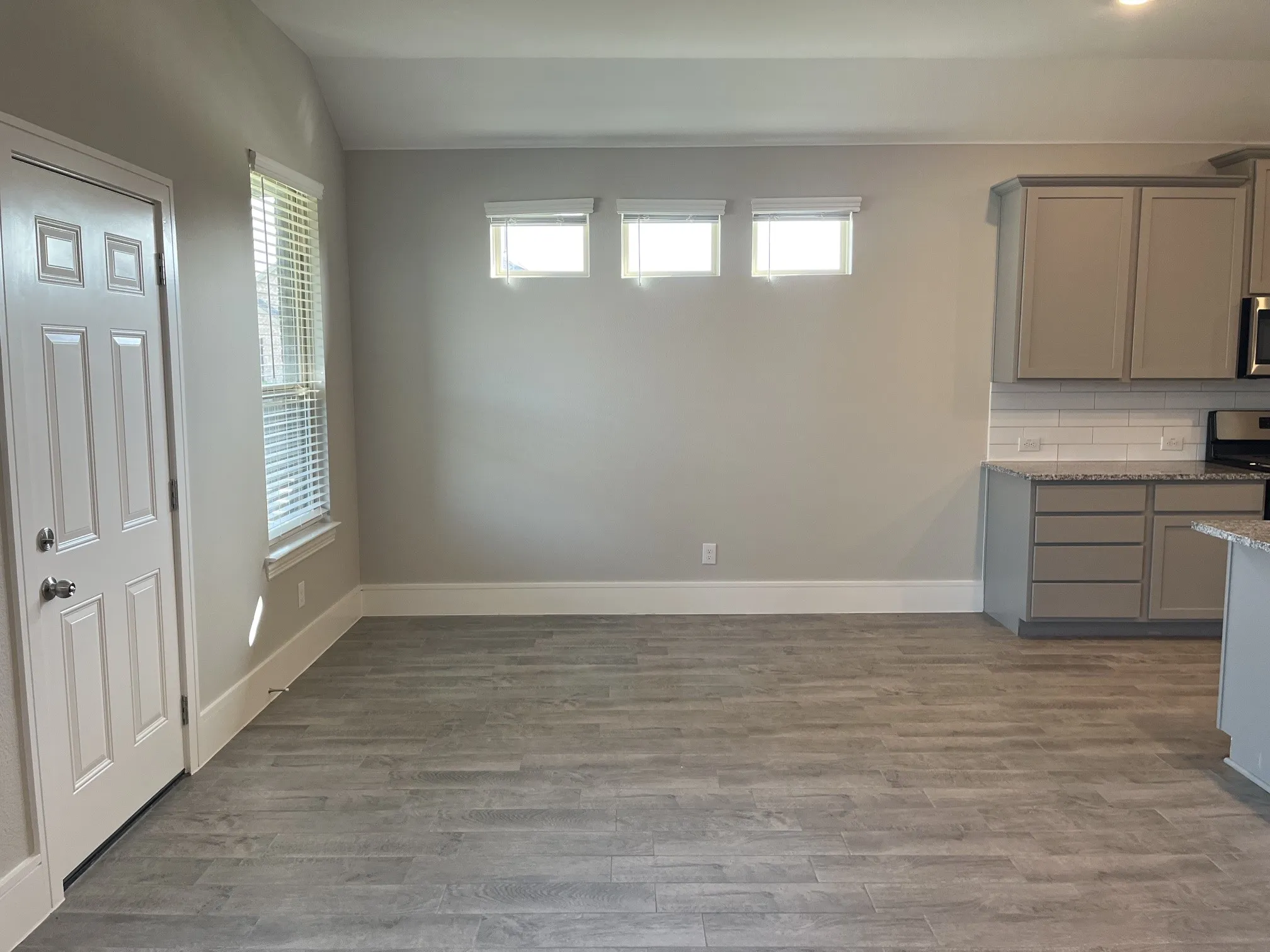 Single Family Residence For Sale in Denton County , 3217 Shady Brook Lane, Aubrey, Texas 76227, 4 Bedroom, 3 Bathroom, 3 Garage spaces, 2,712 Sqft, built in 2021, mls#21328727, Real Estate Agent in Aubrey, Homes For Sale in Denton county, Homes For Sale in Aubrey, Realtor in Aubrey Texas, Real Estate Brokerage Independent Realty Texas, Luminita Cordes Realtor