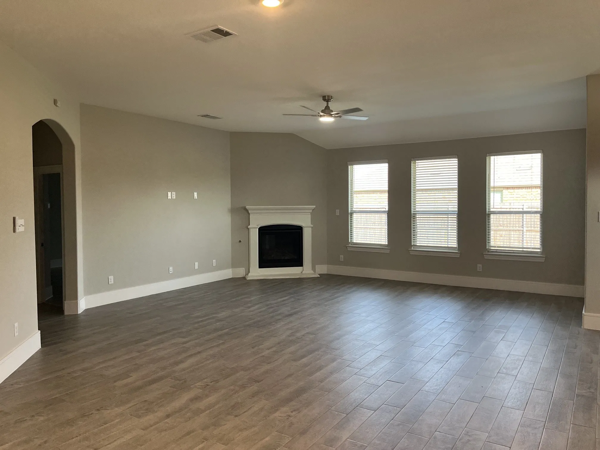 Single Family Residence For Sale in Denton County , 3217 Shady Brook Lane, Aubrey, Texas 76227, 4 Bedroom, 3 Bathroom, 3 Garage spaces, 2,712 Sqft, built in 2021, mls#21328727, Real Estate Agent in Aubrey, Homes For Sale in Denton county, Homes For Sale in Aubrey, Realtor in Aubrey Texas, Real Estate Brokerage Independent Realty Texas, Luminita Cordes Realtor