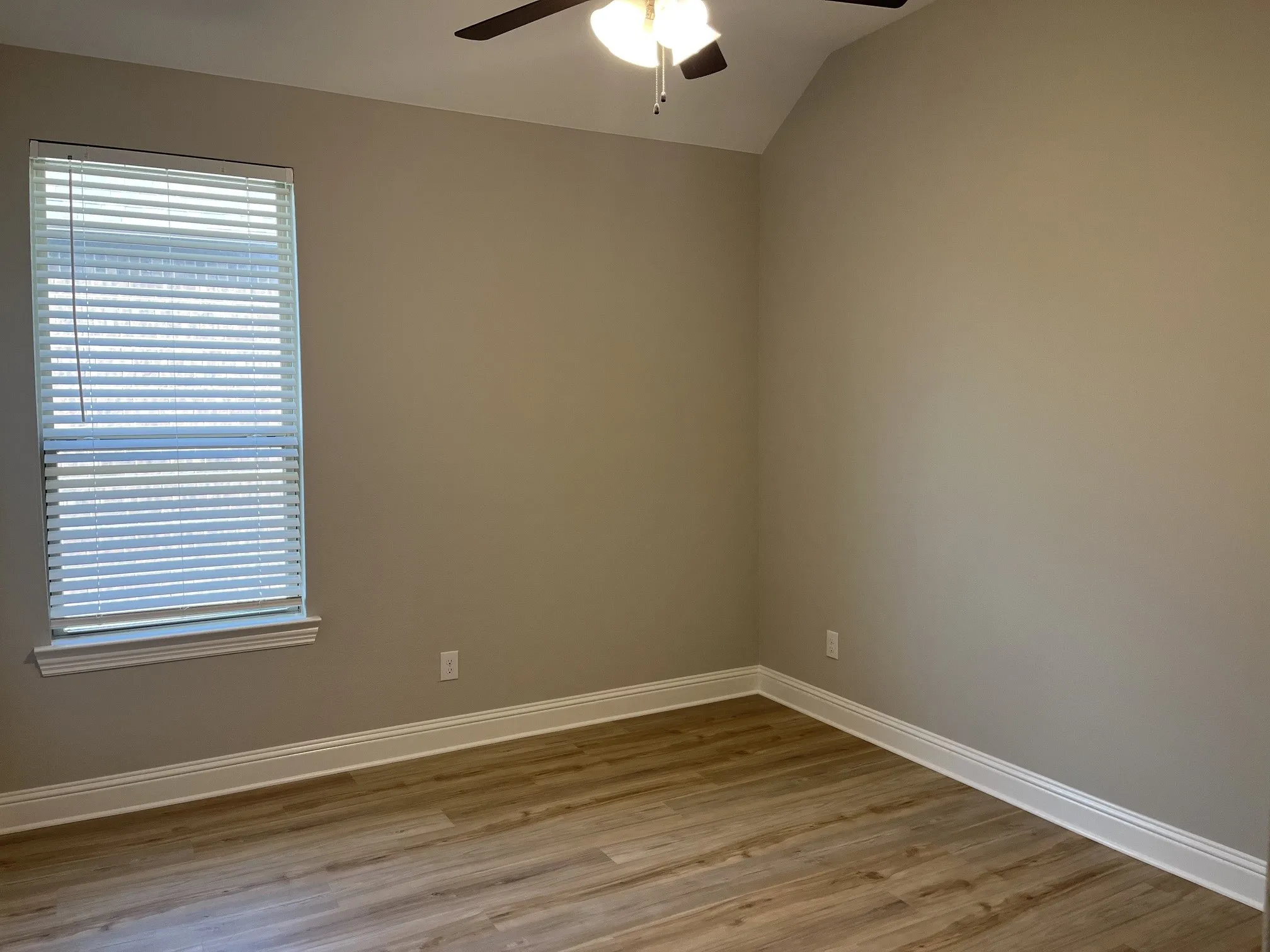 Single Family Residence For Sale in Denton County , 3217 Shady Brook Lane, Aubrey, Texas 76227, 4 Bedroom, 3 Bathroom, 3 Garage spaces, 2,712 Sqft, built in 2021, mls#21328727, Real Estate Agent in Aubrey, Homes For Sale in Denton county, Homes For Sale in Aubrey, Realtor in Aubrey Texas, Real Estate Brokerage Independent Realty Texas, Luminita Cordes Realtor