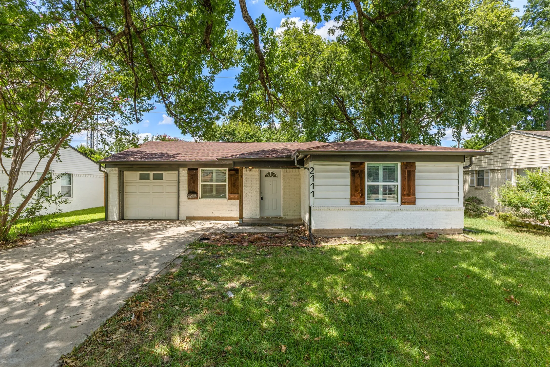 Single Family Residence For Sale in Dallas County , 2111 El Capitan Drive, Dallas, Texas 75228, 3 Bedroom, 1 Bathroom, 1 Garage spaces, 894 Sqft, built in 1955, mls#21314250, Real Estate Agent in Dallas, Homes For Sale in Dallas county, Homes For Sale in Dallas, Realtor in Dallas Texas, Real Estate Brokerage Independent Realty Texas, Luminita Cordes Realtor