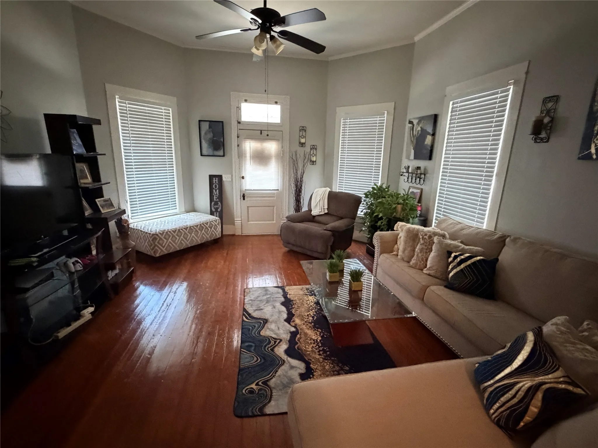 Single Family Residence For Sale in Hill County , 601 N San Jacinto Street, Whitney, Texas 76692, 3 Bedroom, 1 Bathroom, Garage spaces, 1,496 Sqft, built in 1900, mls#21328745, Real Estate Agent in Whitney, Homes For Sale in Hill county, Homes For Sale in Whitney, Realtor in Whitney Texas, Real Estate Brokerage Independent Realty Texas, Luminita Cordes Realtor