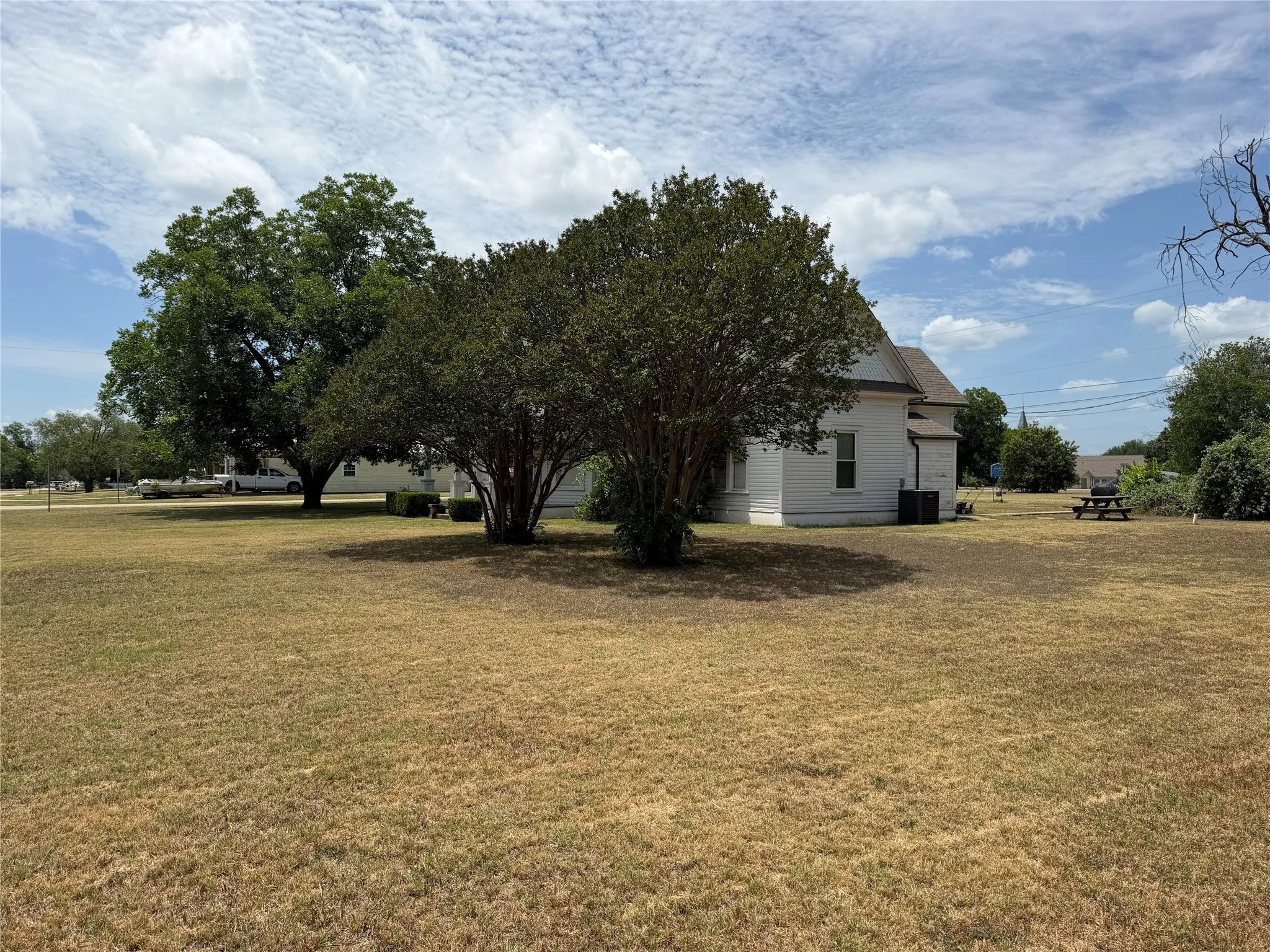 Single Family Residence For Sale in Hill County , 601 N San Jacinto Street, Whitney, Texas 76692, 3 Bedroom, 1 Bathroom, Garage spaces, 1,496 Sqft, built in 1900, mls#21328745, Real Estate Agent in Whitney, Homes For Sale in Hill county, Homes For Sale in Whitney, Realtor in Whitney Texas, Real Estate Brokerage Independent Realty Texas, Luminita Cordes Realtor
