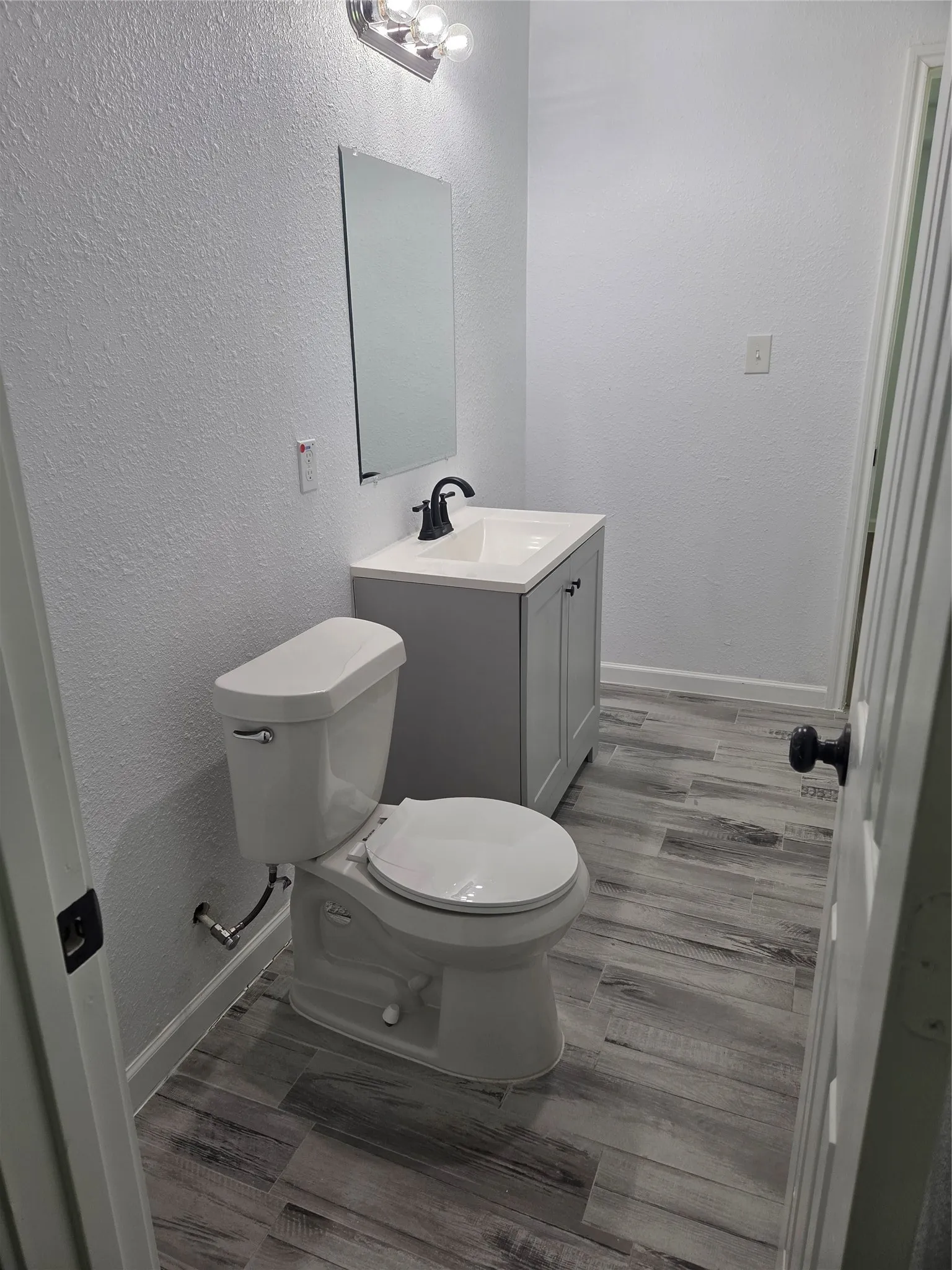Single Family Residence For Sale in Parker County , 205 S Line Street, Weatherford, Texas 76086, 4 Bedroom, 3 Bathroom, 2 Garage spaces, 2,158 Sqft, built in 1969, mls#21328676, Real Estate Agent in Weatherford, Homes For Sale in Parker county, Homes For Sale in Weatherford, Realtor in Weatherford Texas, Real Estate Brokerage Independent Realty Texas, Luminita Cordes Realtor