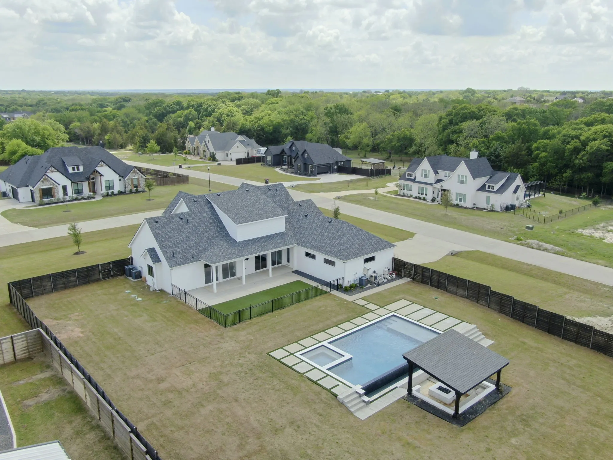 Single Family Residence For Rent in Ellis County , 140 Farish Lane, Waxahachie, Texas 75167, 4 Bedroom, 4 Bathroom, 3 Garage spaces, 3,427 Sqft, built in 2020, mls#21326427, Real Estate Agent in Waxahachie, Homes For Rent in Ellis county, Homes For Rent in Waxahachie, Realtor in Waxahachie Texas, Real Estate Brokerage Independent Realty Texas, Luminita Cordes Realtor