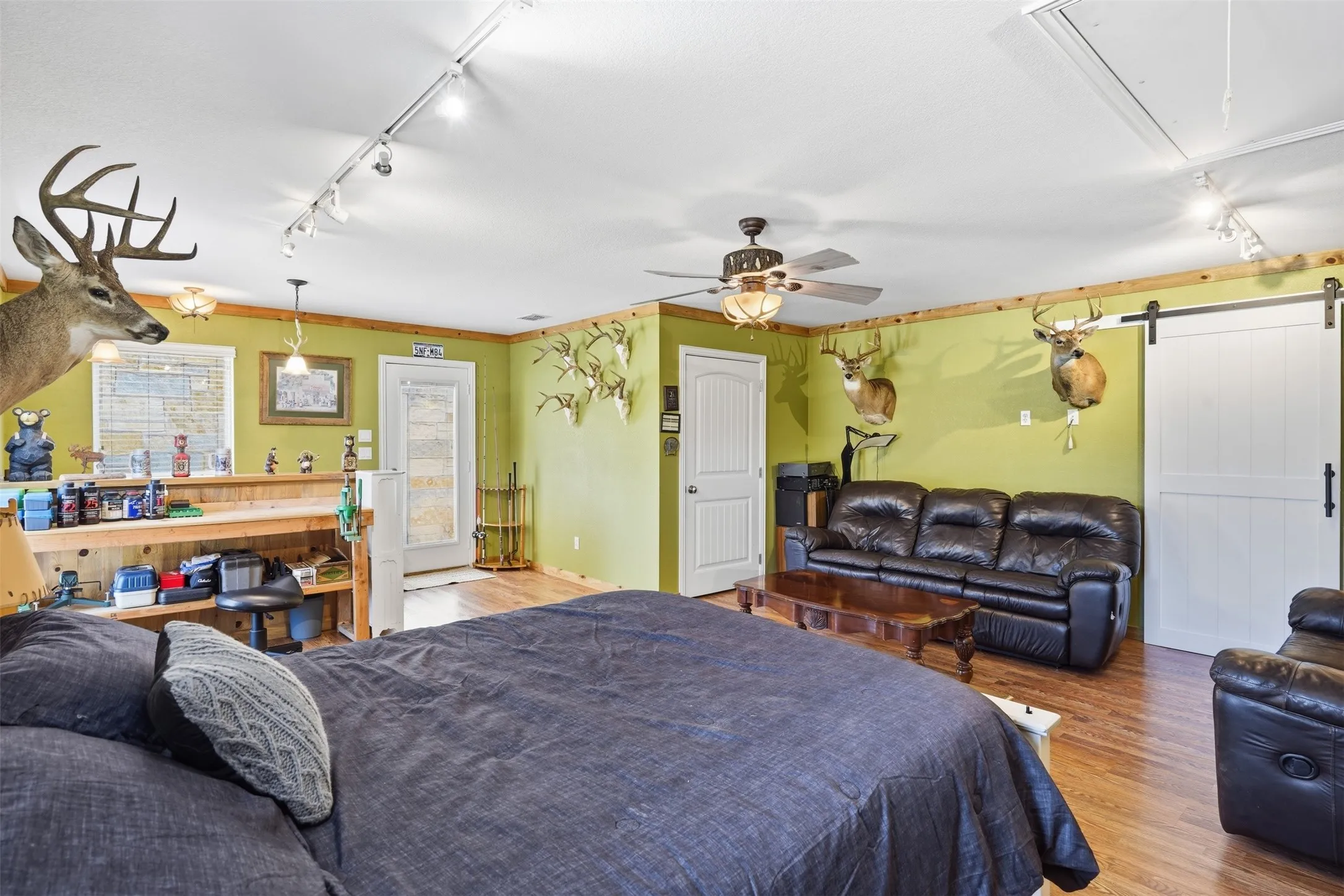 Single Family Residence For Sale in Hood County , 3102 Walnut Creek Parkway, Granbury, Texas 76049, 4 Bedroom, 3 Bathroom, 4 Garage spaces, 2,919 Sqft, built in 2006, mls#21328713, Real Estate Agent in Granbury, Homes For Sale in Hood county, Homes For Sale in Granbury, Realtor in Granbury Texas, Real Estate Brokerage Independent Realty Texas, Luminita Cordes Realtor