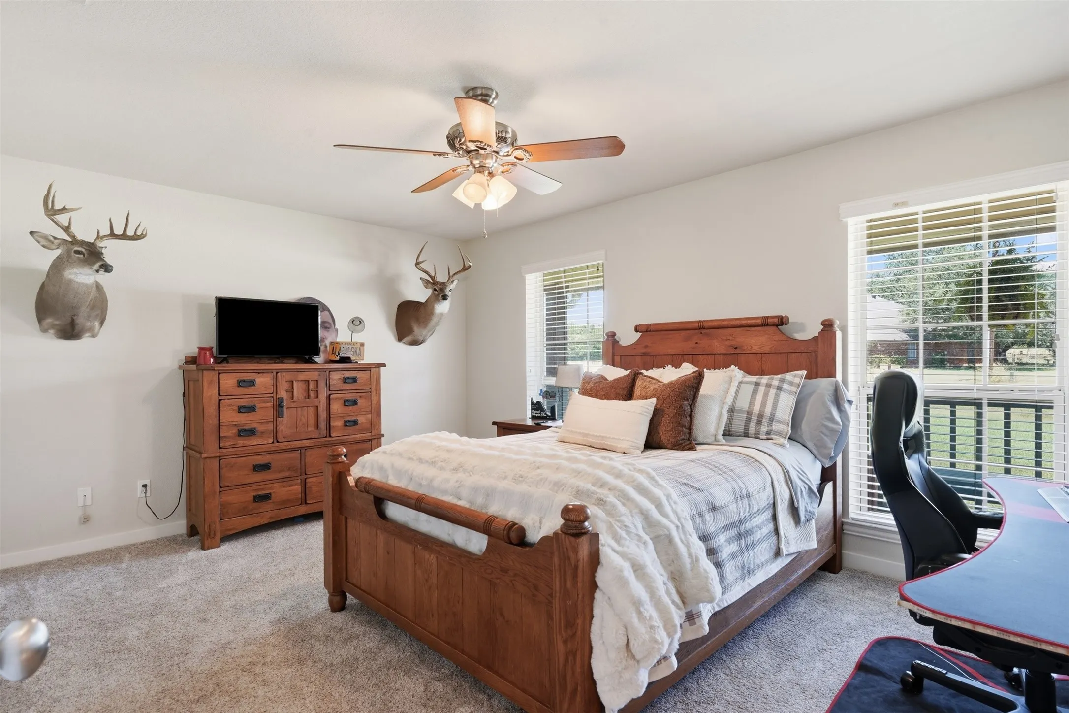 Single Family Residence For Sale in Hood County , 3102 Walnut Creek Parkway, Granbury, Texas 76049, 4 Bedroom, 3 Bathroom, 4 Garage spaces, 2,919 Sqft, built in 2006, mls#21328713, Real Estate Agent in Granbury, Homes For Sale in Hood county, Homes For Sale in Granbury, Realtor in Granbury Texas, Real Estate Brokerage Independent Realty Texas, Luminita Cordes Realtor