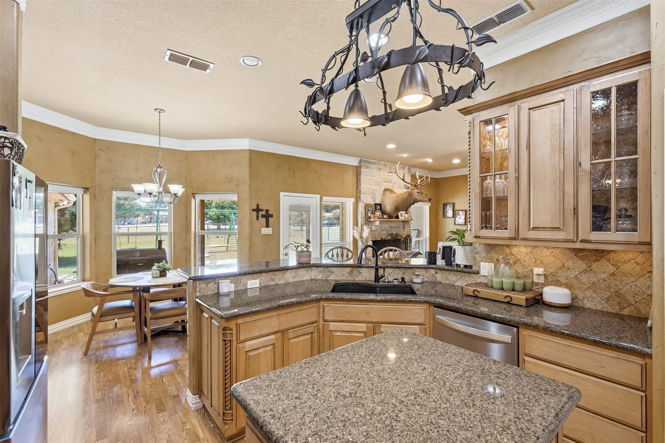 Single Family Residence For Sale in Hood County , 3102 Walnut Creek Parkway, Granbury, Texas 76049, 4 Bedroom, 3 Bathroom, 4 Garage spaces, 2,919 Sqft, built in 2006, mls#21328713, Real Estate Agent in Granbury, Homes For Sale in Hood county, Homes For Sale in Granbury, Realtor in Granbury Texas, Real Estate Brokerage Independent Realty Texas, Luminita Cordes Realtor