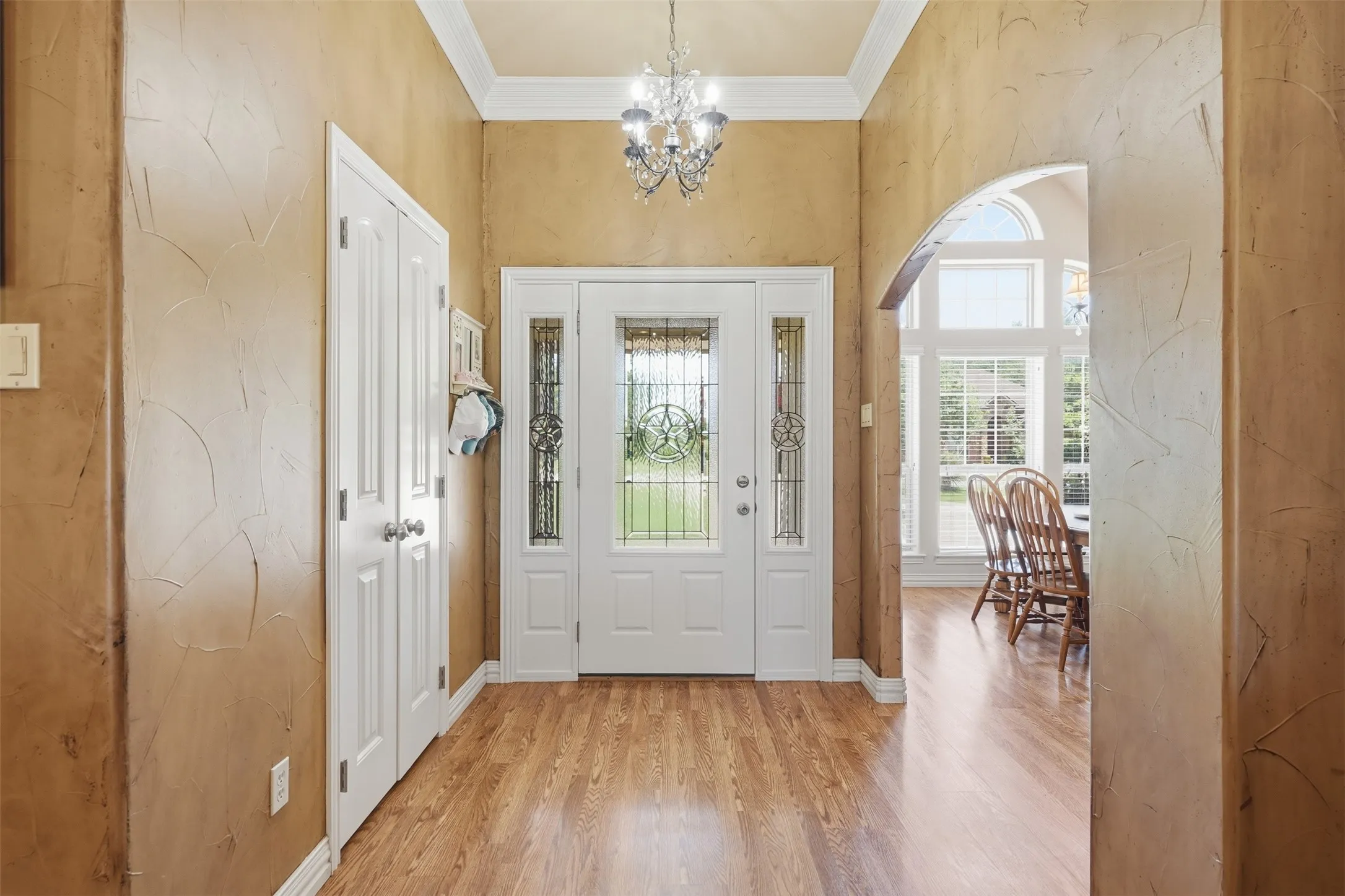 Single Family Residence For Sale in Hood County , 3102 Walnut Creek Parkway, Granbury, Texas 76049, 4 Bedroom, 3 Bathroom, 4 Garage spaces, 2,919 Sqft, built in 2006, mls#21328713, Real Estate Agent in Granbury, Homes For Sale in Hood county, Homes For Sale in Granbury, Realtor in Granbury Texas, Real Estate Brokerage Independent Realty Texas, Luminita Cordes Realtor