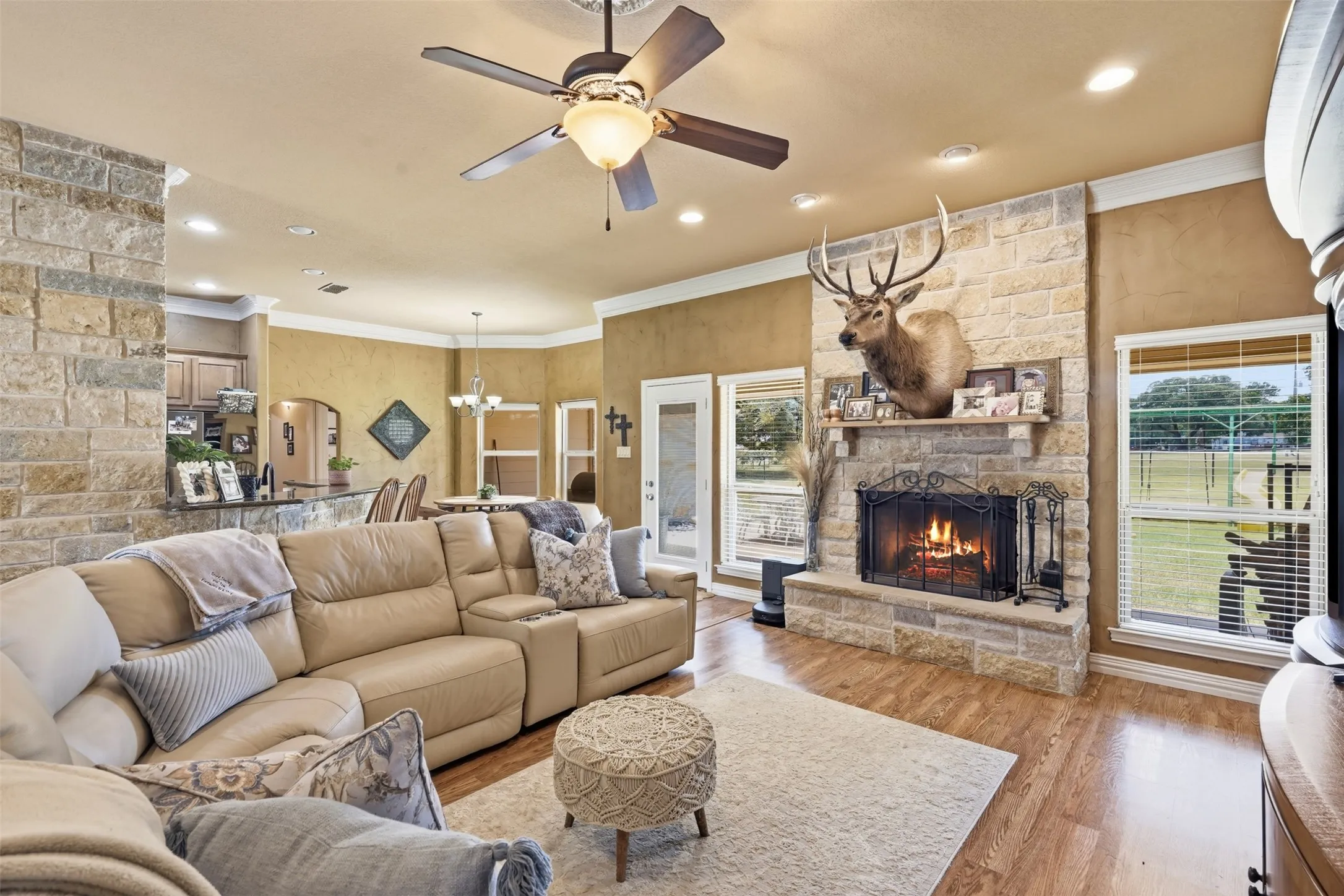 Single Family Residence For Sale in Hood County , 3102 Walnut Creek Parkway, Granbury, Texas 76049, 4 Bedroom, 3 Bathroom, 4 Garage spaces, 2,919 Sqft, built in 2006, mls#21328713, Real Estate Agent in Granbury, Homes For Sale in Hood county, Homes For Sale in Granbury, Realtor in Granbury Texas, Real Estate Brokerage Independent Realty Texas, Luminita Cordes Realtor