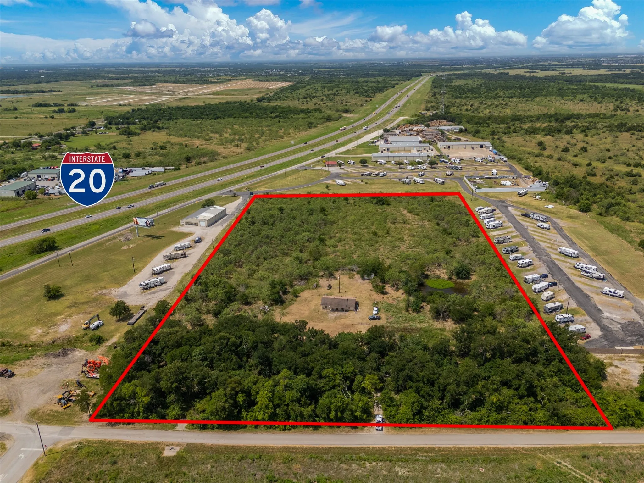 Farm For Sale in Kaufman County , 11259 County Road 305, Terrell, Texas 75160, 4 Bedroom, 2 Bathroom, Garage spaces, 1,400 Sqft, built in 1977, mls#21328737, Real Estate Agent in Terrell, Homes For Sale in Kaufman county, Homes For Sale in Terrell, Realtor in Terrell Texas, Real Estate Brokerage Independent Realty Texas, Luminita Cordes Realtor