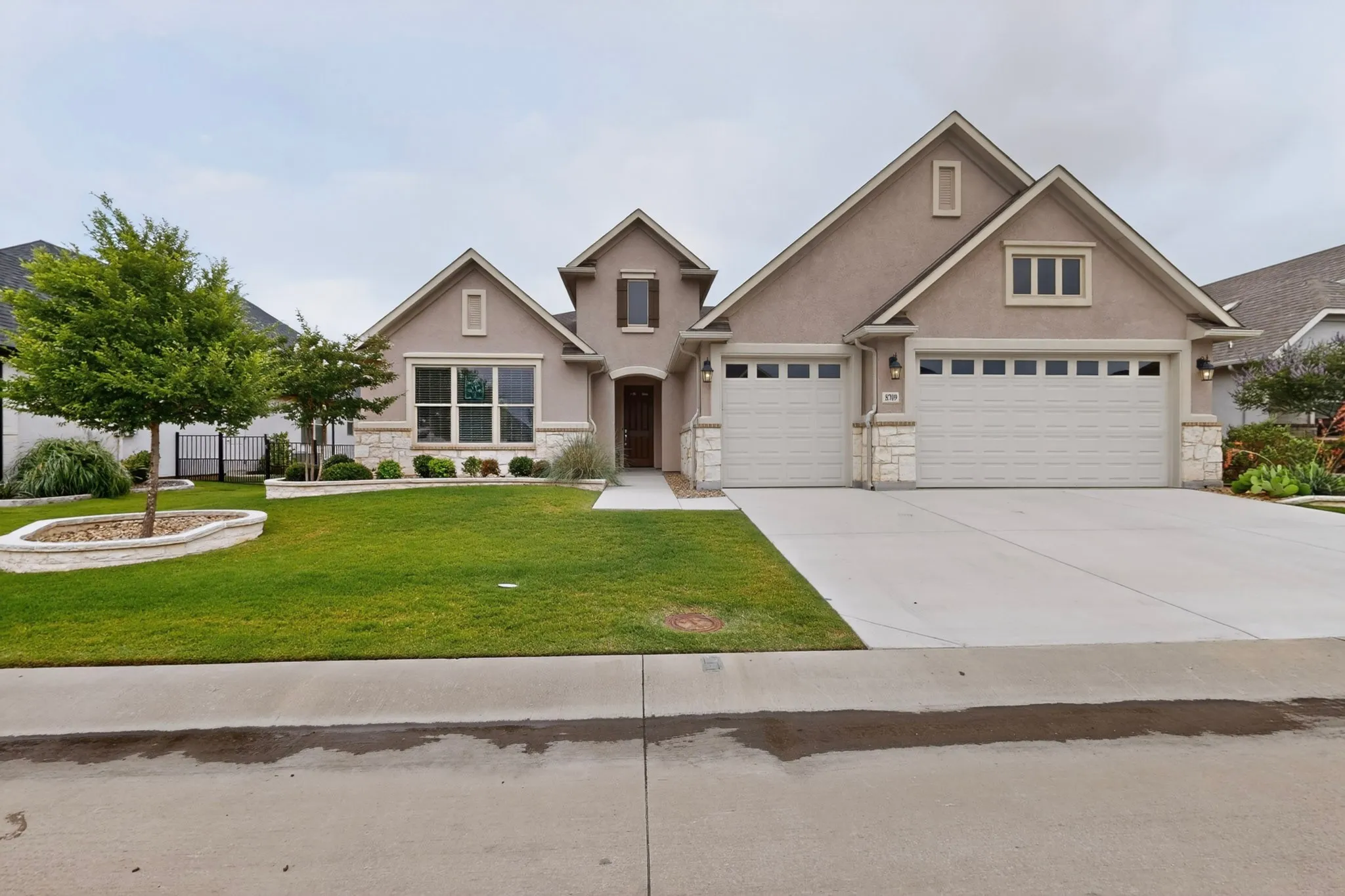 Single Family Residence For Sale in Denton County , 8709 Basanite Avenue, Denton, Texas 76207, 2 Bedroom, 3 Bathroom, 3 Garage spaces, 2,334 Sqft, built in 2023, mls#21327571, Real Estate Agent in Denton, Homes For Sale in Denton county, Homes For Sale in Denton, Realtor in Denton Texas, Real Estate Brokerage Independent Realty Texas, Luminita Cordes Realtor