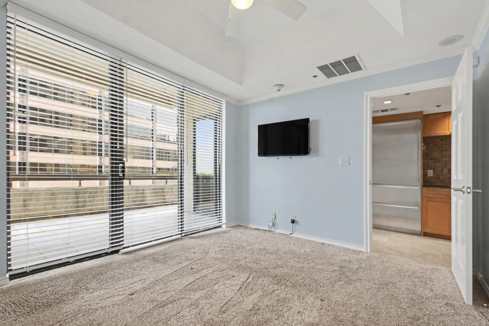 Condominium For Rent in Dallas County , 5909 Luther Lane 706, Dallas, Texas 75225, 1 Bedroom, 1 Bathroom, 2 Garage spaces, 741 Sqft, built in 1983, mls#21300384, Real Estate Agent in Dallas, Homes For Rent in Dallas county, Homes For Rent in Dallas, Realtor in Dallas Texas, Real Estate Brokerage Independent Realty Texas, Luminita Cordes Realtor