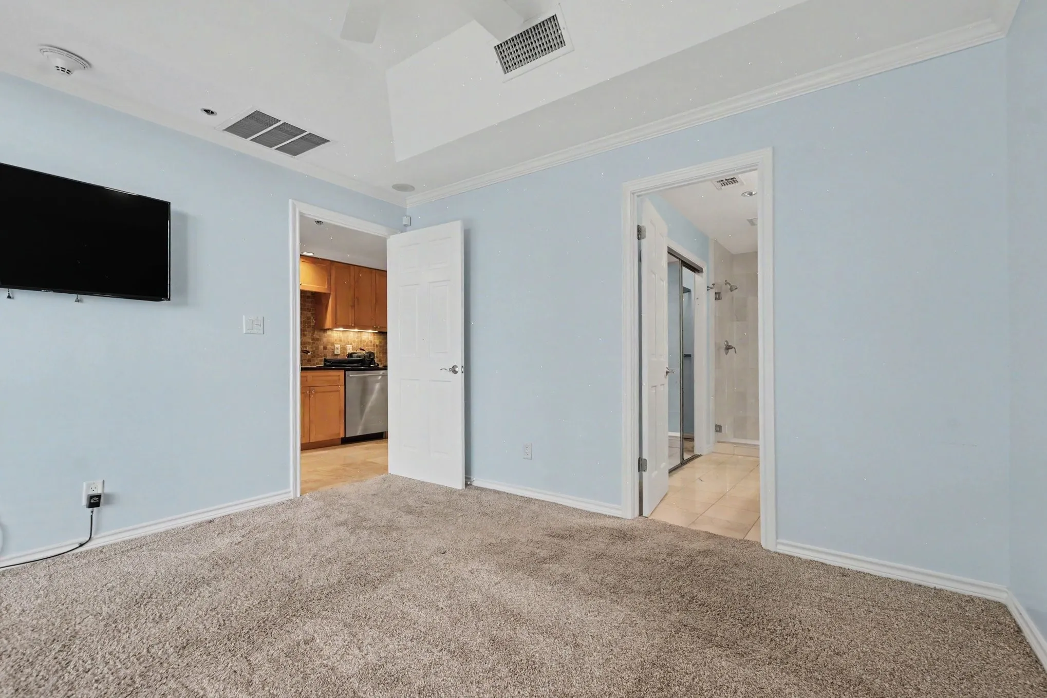 Condominium For Rent in Dallas County , 5909 Luther Lane 706, Dallas, Texas 75225, 1 Bedroom, 1 Bathroom, 2 Garage spaces, 741 Sqft, built in 1983, mls#21300384, Real Estate Agent in Dallas, Homes For Rent in Dallas county, Homes For Rent in Dallas, Realtor in Dallas Texas, Real Estate Brokerage Independent Realty Texas, Luminita Cordes Realtor