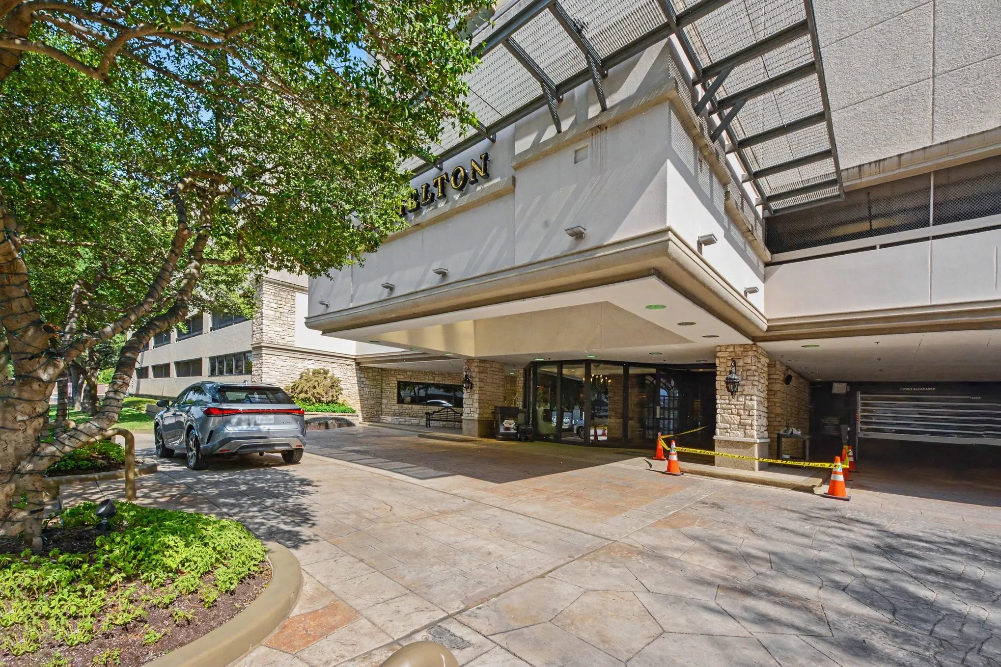 Condominium For Rent in Dallas County , 5909 Luther Lane 706, Dallas, Texas 75225, 1 Bedroom, 1 Bathroom, 2 Garage spaces, 741 Sqft, built in 1983, mls#21300384, Real Estate Agent in Dallas, Homes For Rent in Dallas county, Homes For Rent in Dallas, Realtor in Dallas Texas, Real Estate Brokerage Independent Realty Texas, Luminita Cordes Realtor