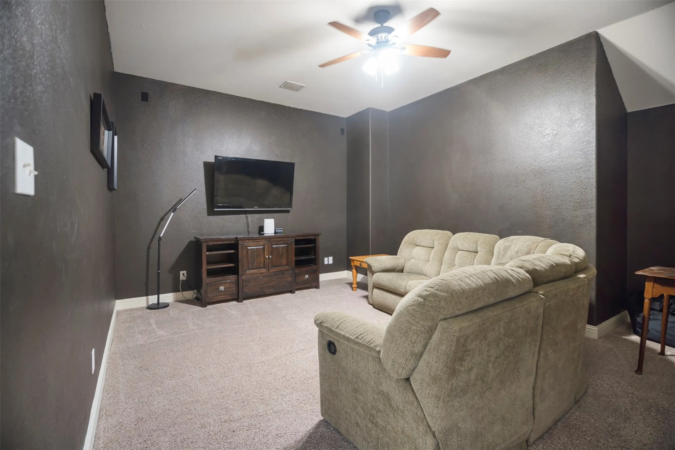 Single Family Residence For Sale in Collin County , 1709 Tamarack Drive, Wylie, Texas 75098, 6 Bedroom, 4 Bathroom, 2 Garage spaces, 4,772 Sqft, built in 2004, mls#21328784, Real Estate Agent in Wylie, Homes For Sale in Collin county, Homes For Sale in Wylie, Realtor in Wylie Texas, Real Estate Brokerage Independent Realty Texas, Luminita Cordes Realtor