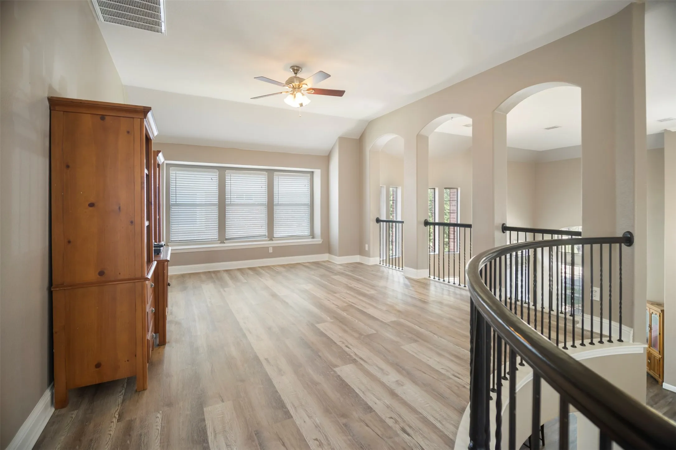 Single Family Residence For Sale in Collin County , 1709 Tamarack Drive, Wylie, Texas 75098, 6 Bedroom, 4 Bathroom, 2 Garage spaces, 4,772 Sqft, built in 2004, mls#21328784, Real Estate Agent in Wylie, Homes For Sale in Collin county, Homes For Sale in Wylie, Realtor in Wylie Texas, Real Estate Brokerage Independent Realty Texas, Luminita Cordes Realtor
